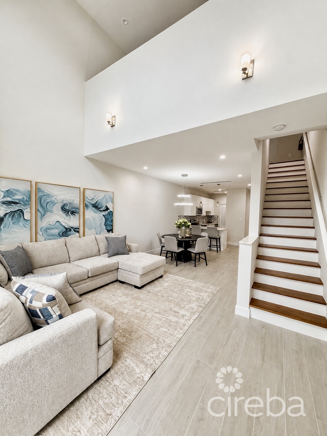 SPACIOUS & MODERN 3 BR TOWNHOME – EXCELLENT LOCATION!