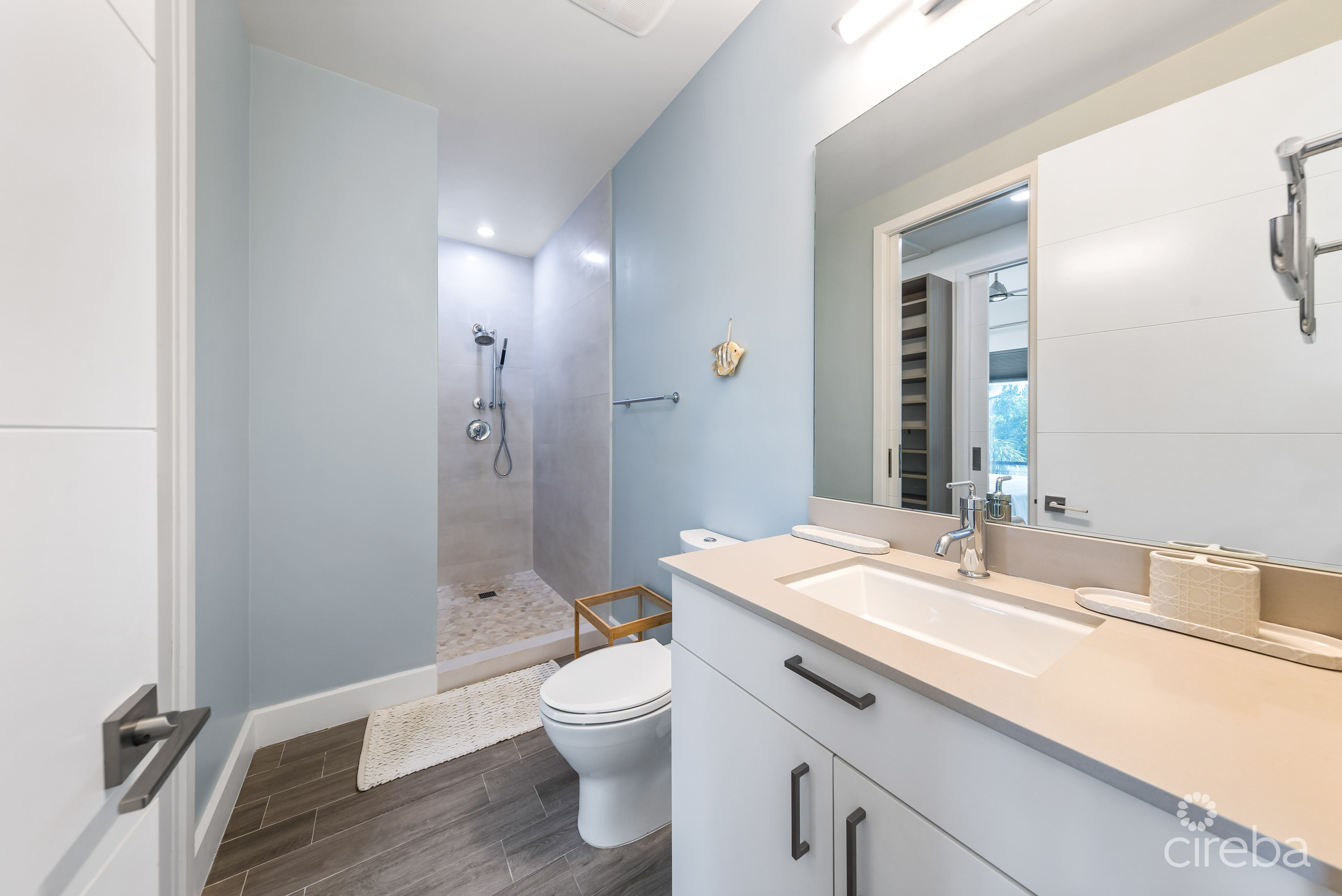 CYPRESS POINTE NORTH 207, CRYSTAL HARBOUR ONE BED CONDO