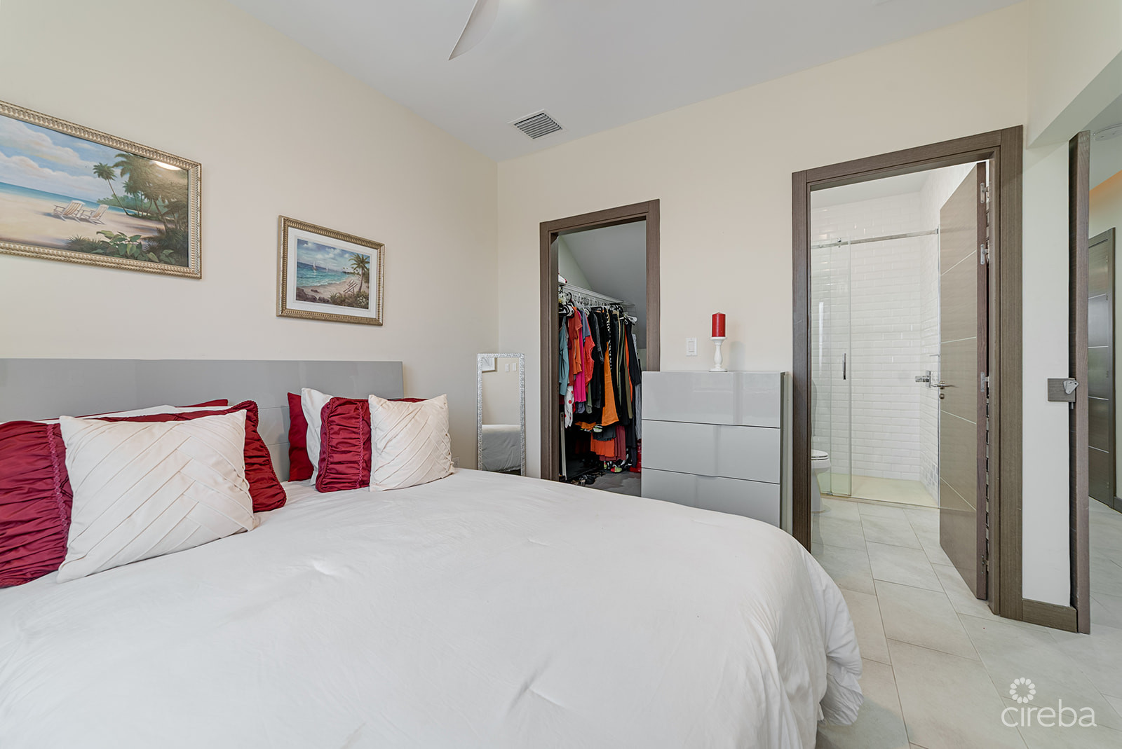 BEAUTIFUL ARVIA THREE BEDROOM