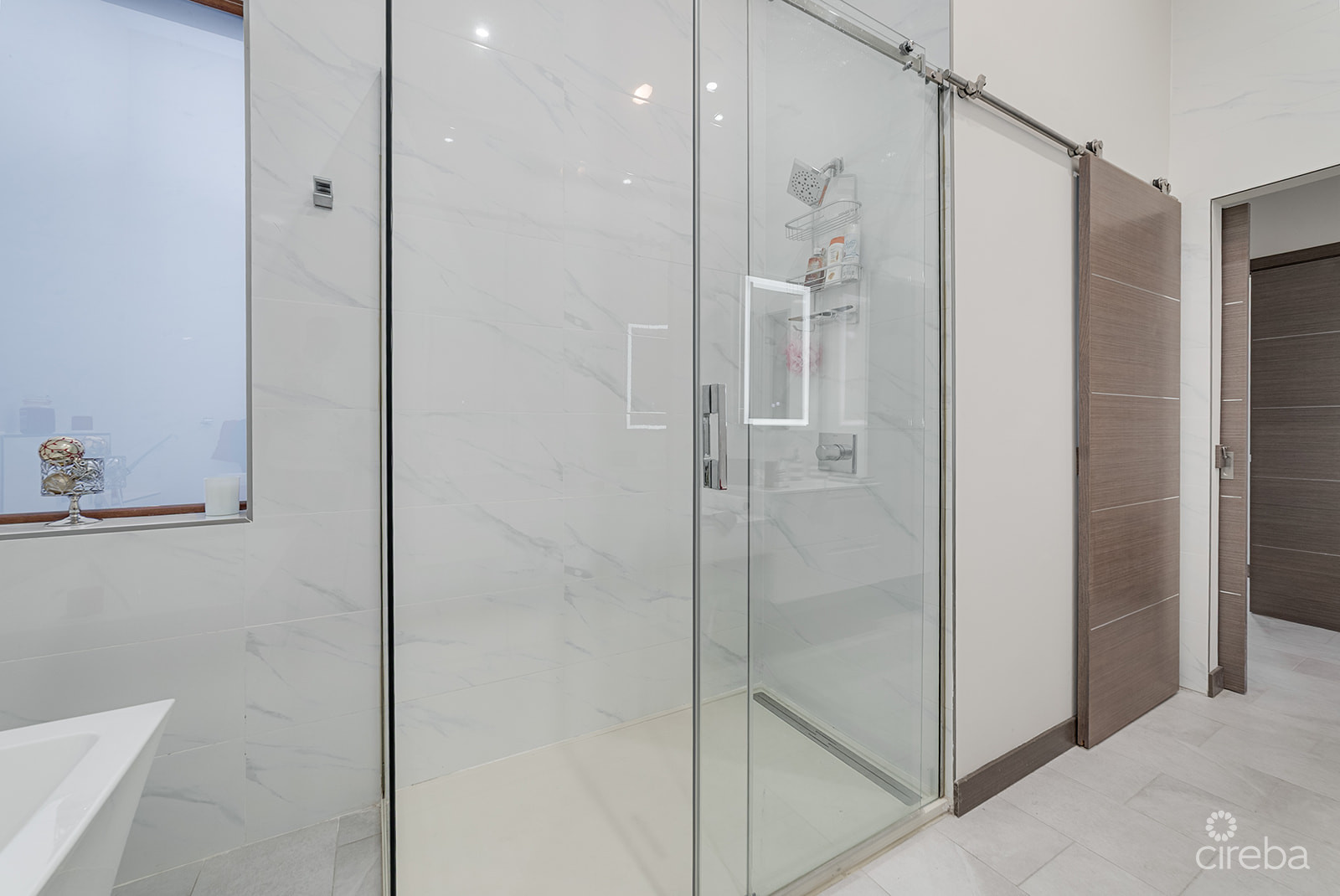 BEAUTIFUL ARVIA THREE BEDROOM