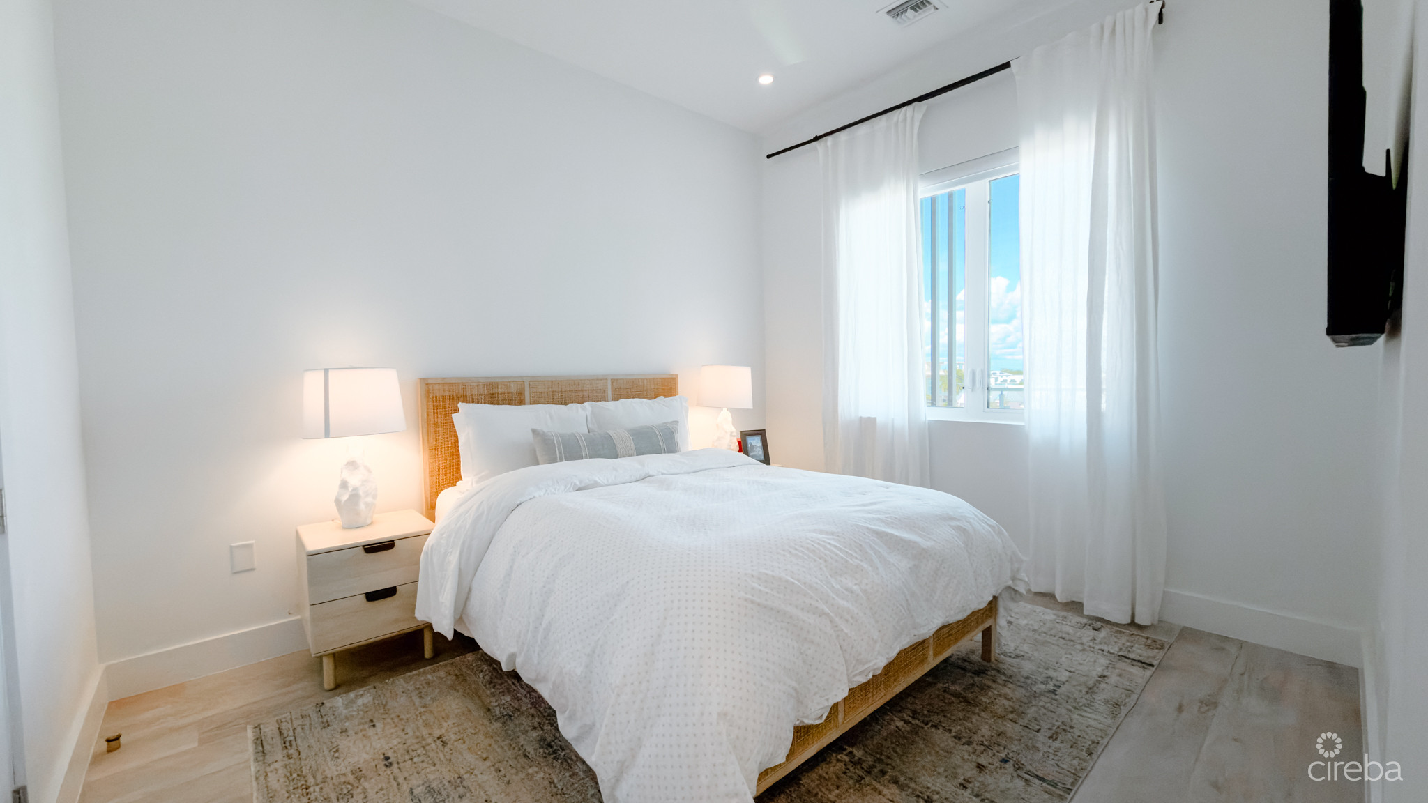 AURA #303 – OCEANFRONT 2 BED PLUS DEN TOWNHOUSE RESIDENCE