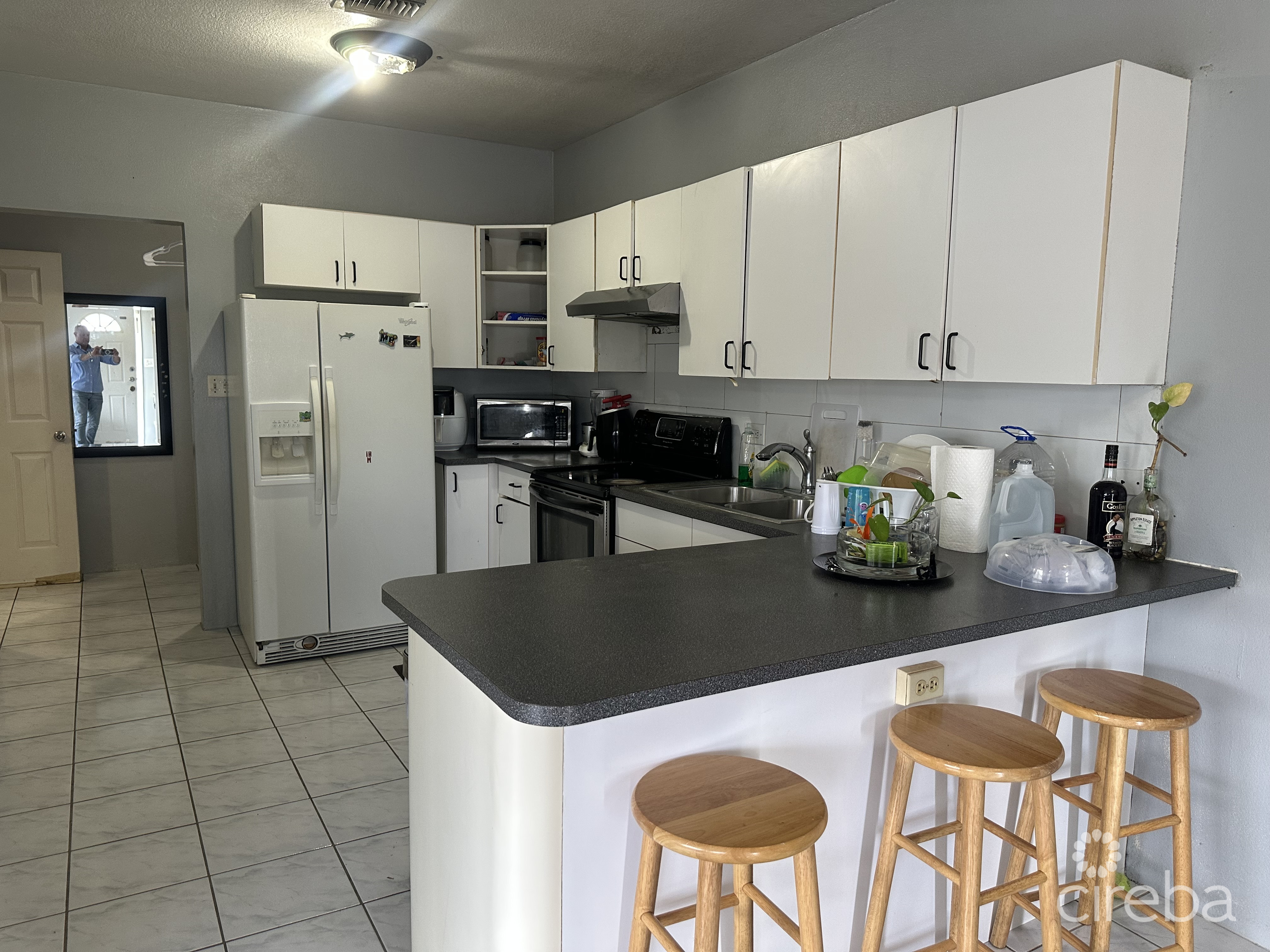 PLEASANT VIEW 2BEDS – CORNER HOME WEST BAY