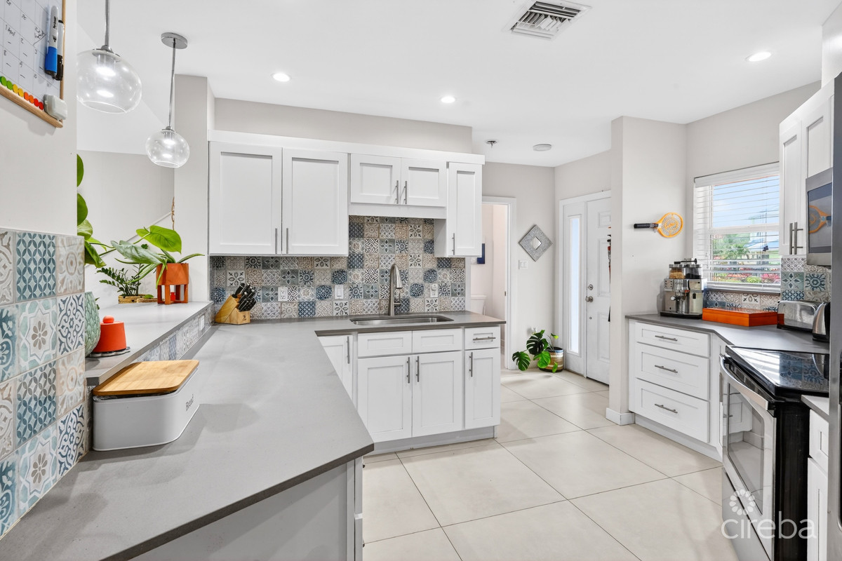 CAYMAN CROSSING MODERN TWO BEDROOM