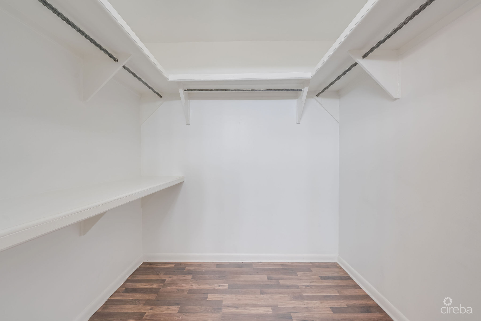 SUNRISE POOL VIEW END UNIT GROUND FLOOR