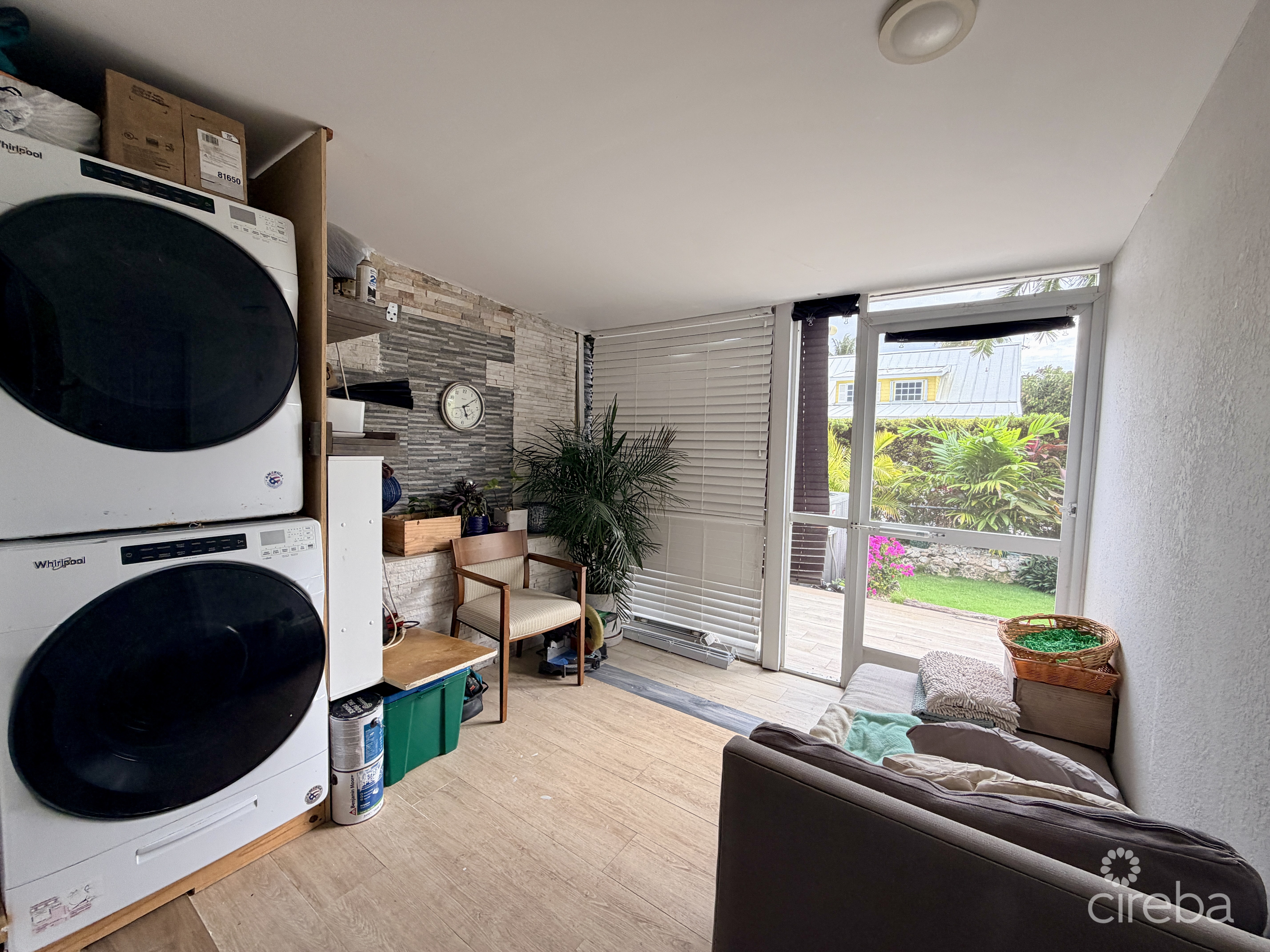 TROPICAL HAVEN – REMODELED 3 BEDROOM CONDO!