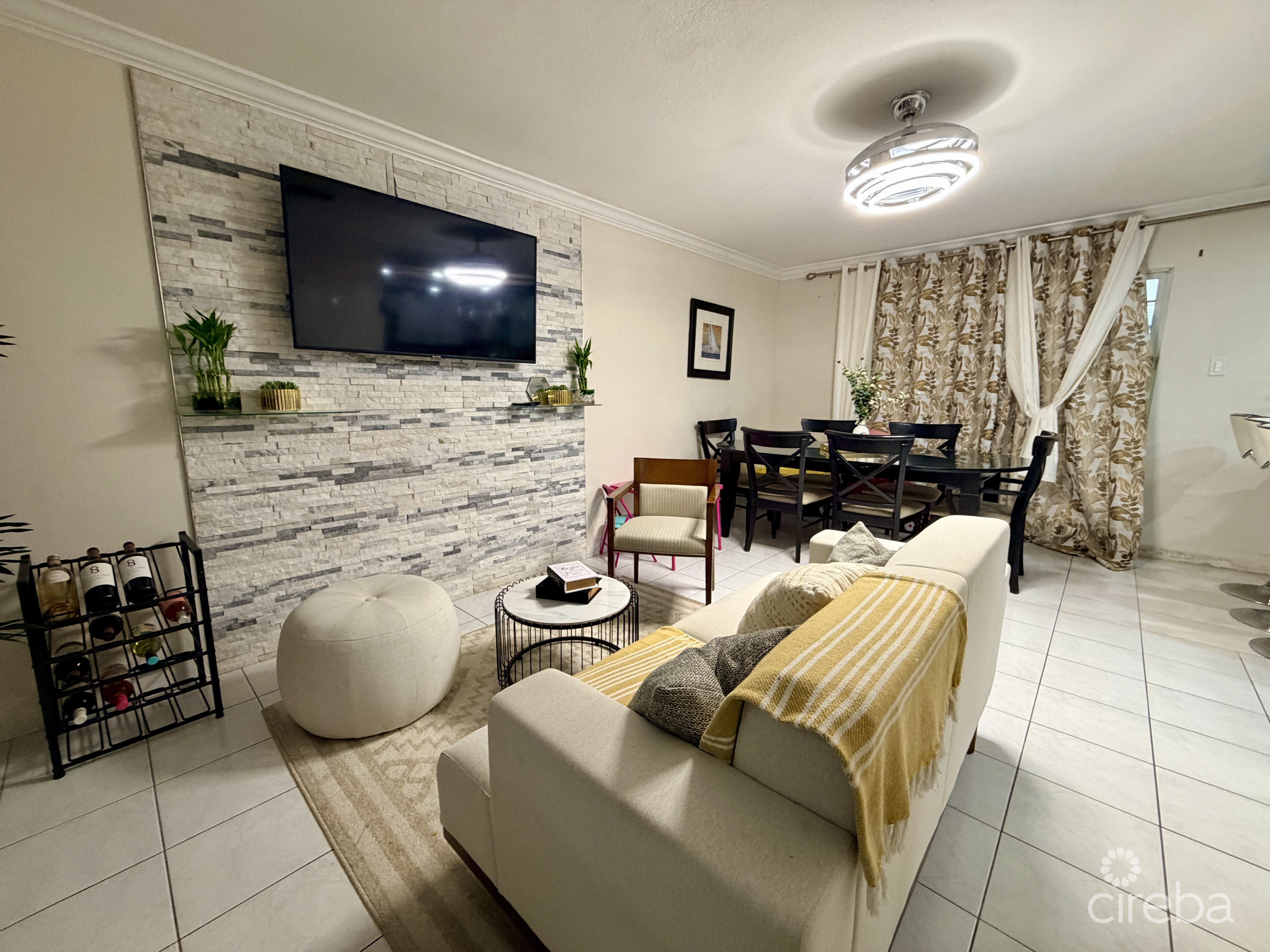 TROPICAL HAVEN – REMODELED 3 BEDROOM CONDO!