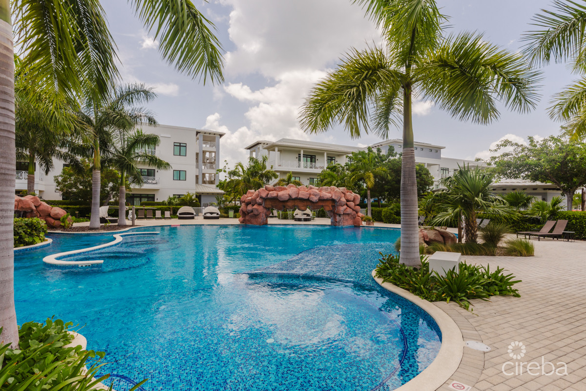 OLEA 123 – 4 BEDROOM CANAL FRONT DUPLEX/FAMILY HOME