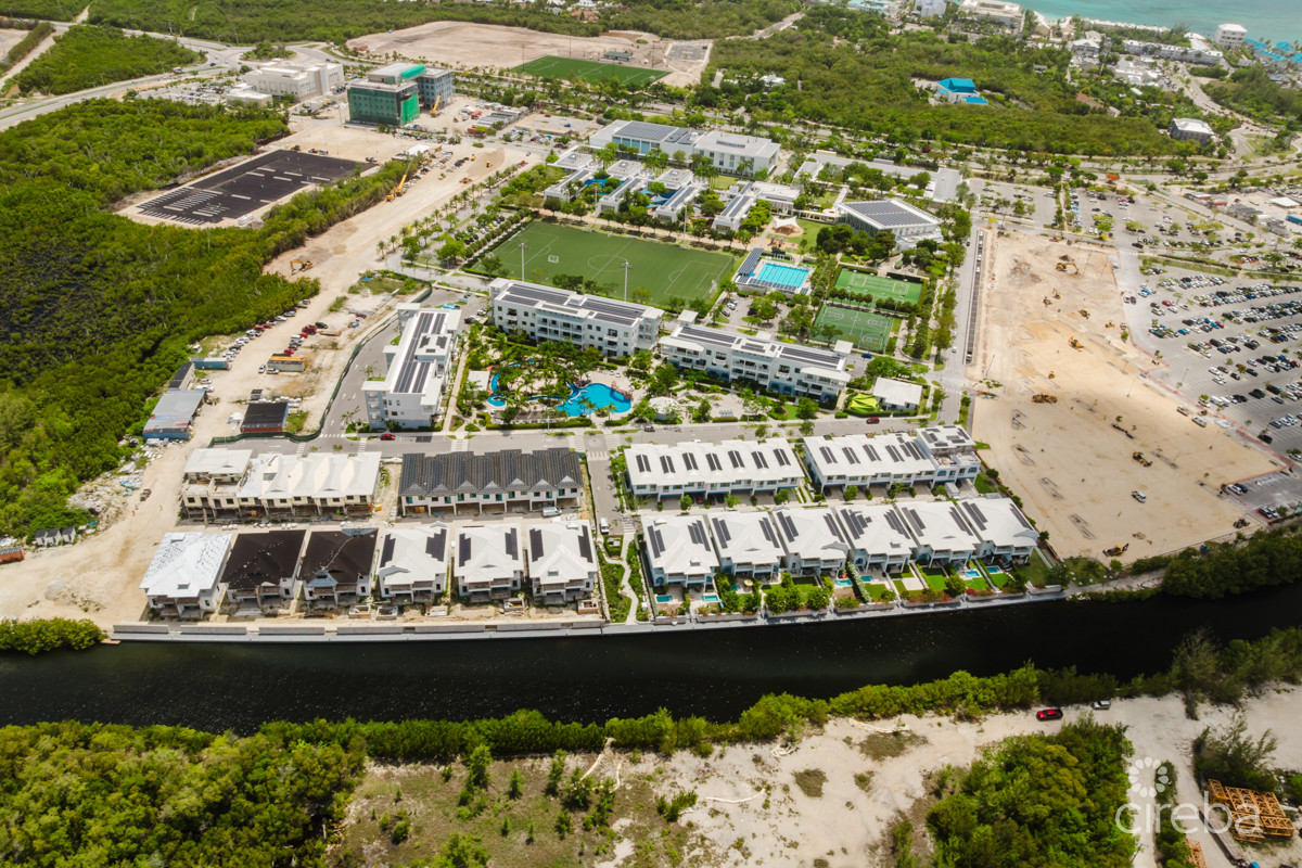 OLEA 123 – 4 BEDROOM CANAL FRONT DUPLEX/FAMILY HOME