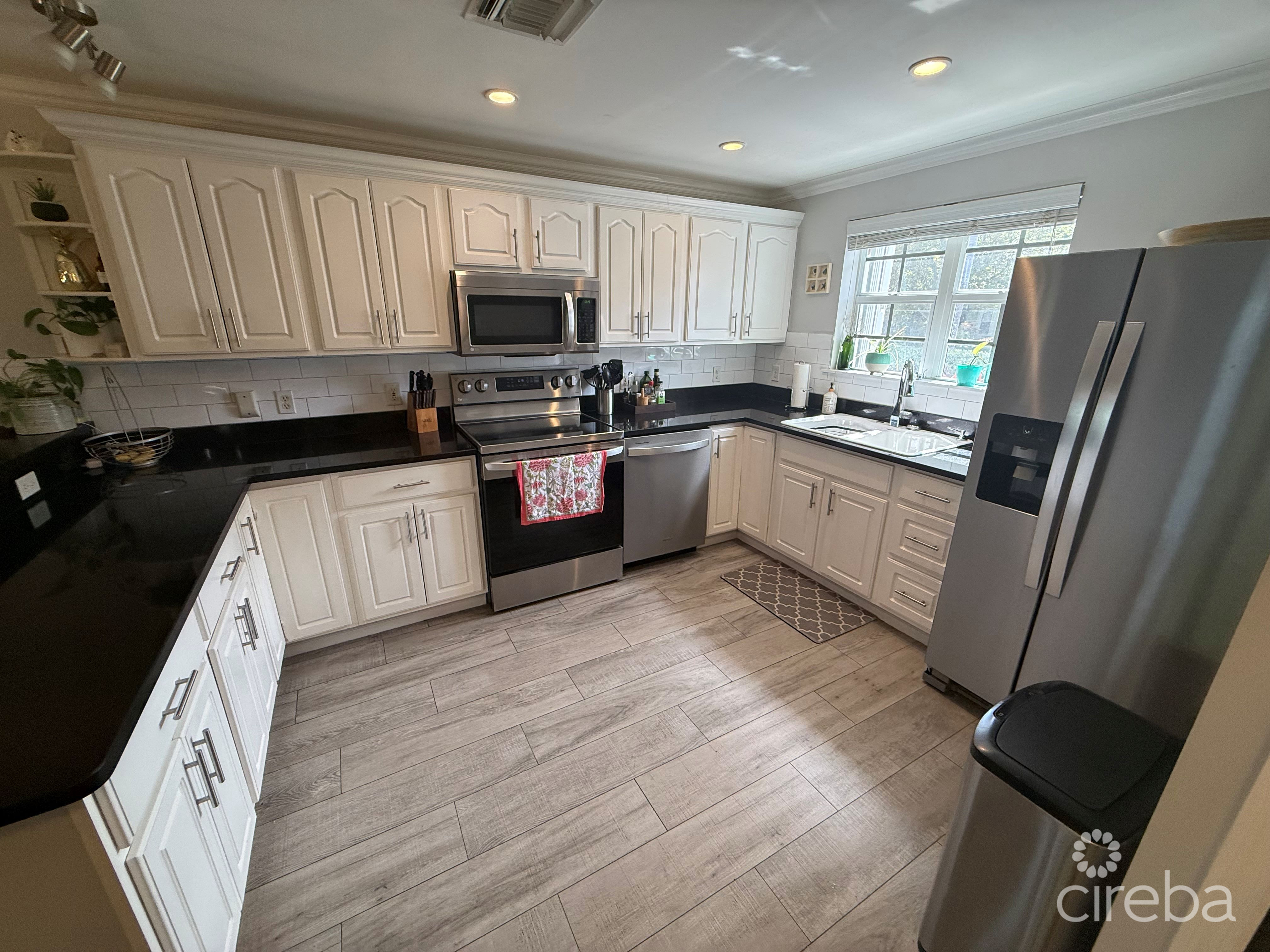 STUNNING 3 BED MYSTIC RETREAT GT