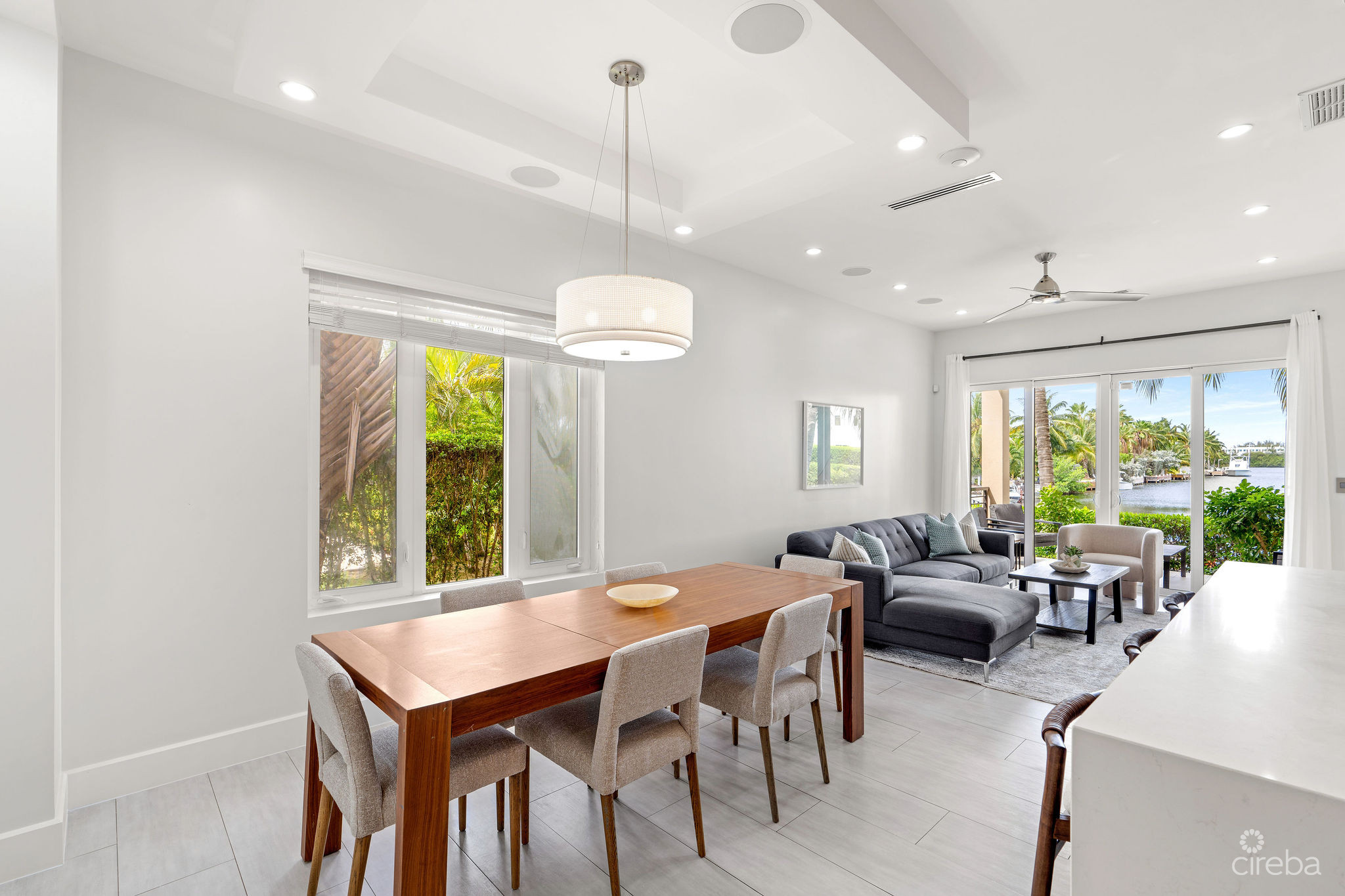 CYPRESS POINTE NORTH 101 – CANAL FRONT CRYSTAL HARBOUR