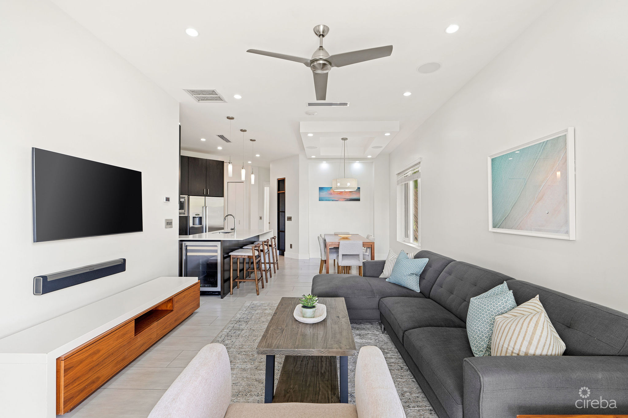 CYPRESS POINTE NORTH 101 – CANAL FRONT CRYSTAL HARBOUR