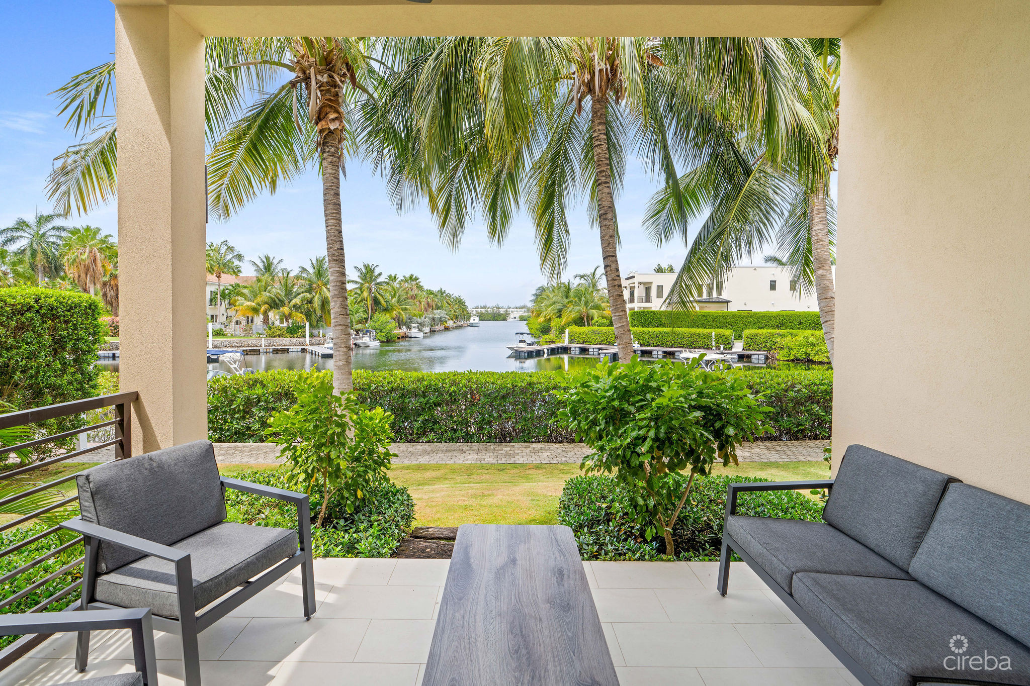 CYPRESS POINTE NORTH 101 – CANAL FRONT CRYSTAL HARBOUR