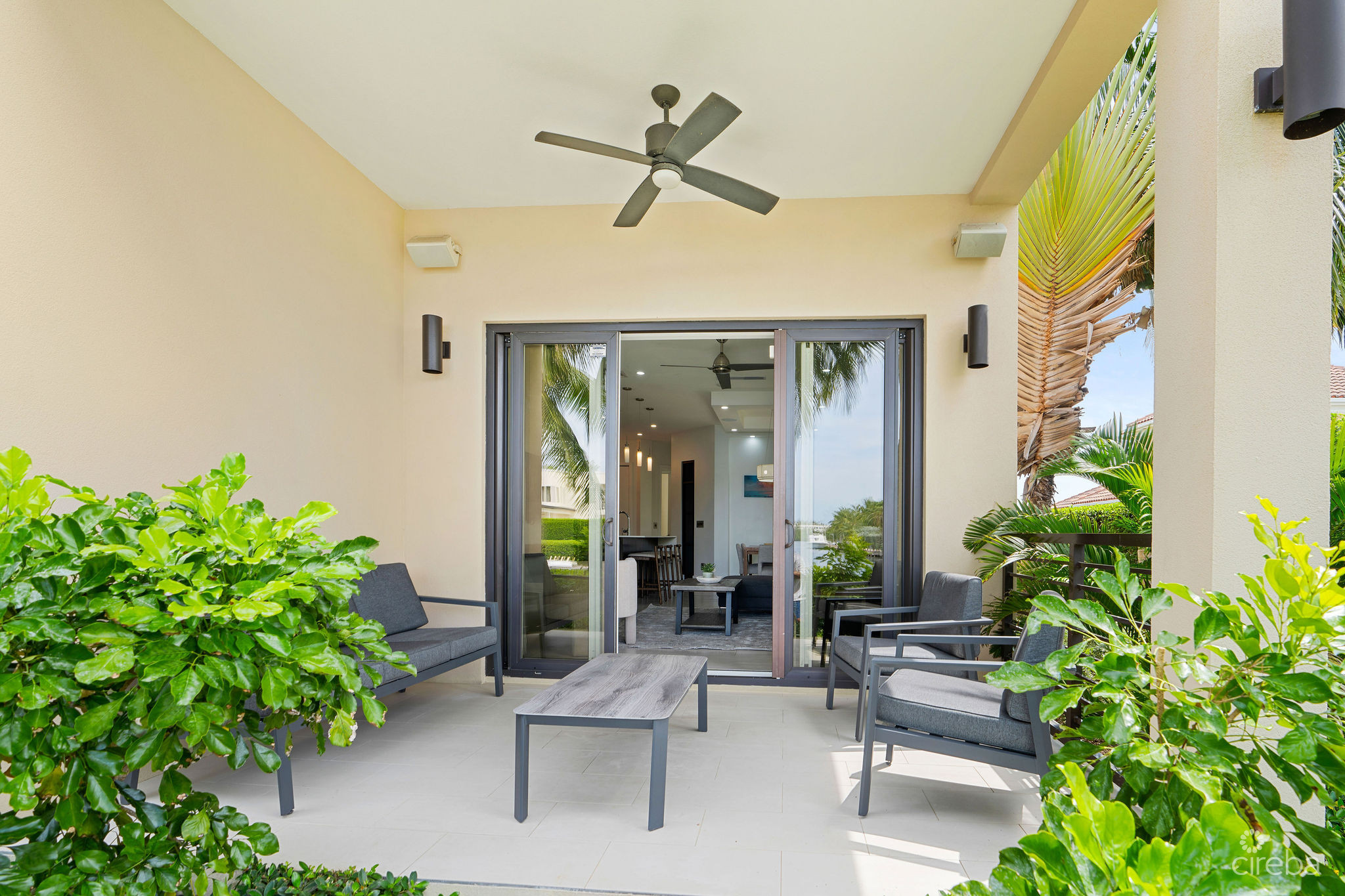 CYPRESS POINTE NORTH 101 – CANAL FRONT CRYSTAL HARBOUR