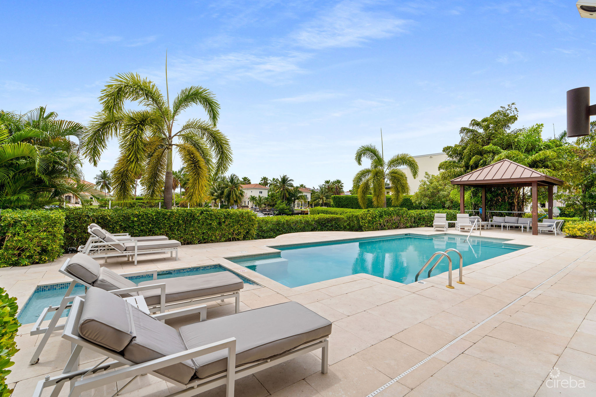 CYPRESS POINTE NORTH 101 – CANAL FRONT CRYSTAL HARBOUR