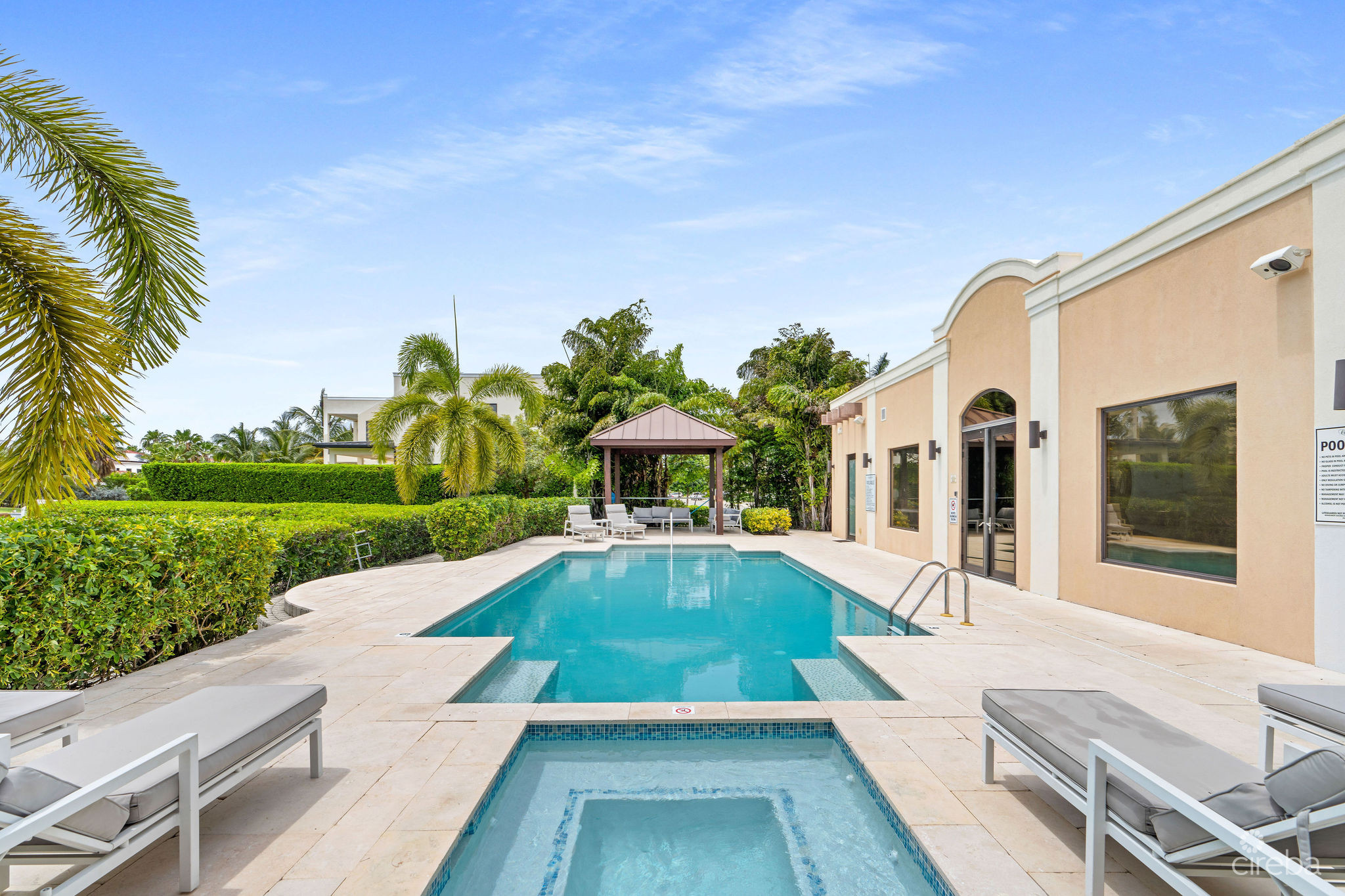 CYPRESS POINTE NORTH 101 – CANAL FRONT CRYSTAL HARBOUR