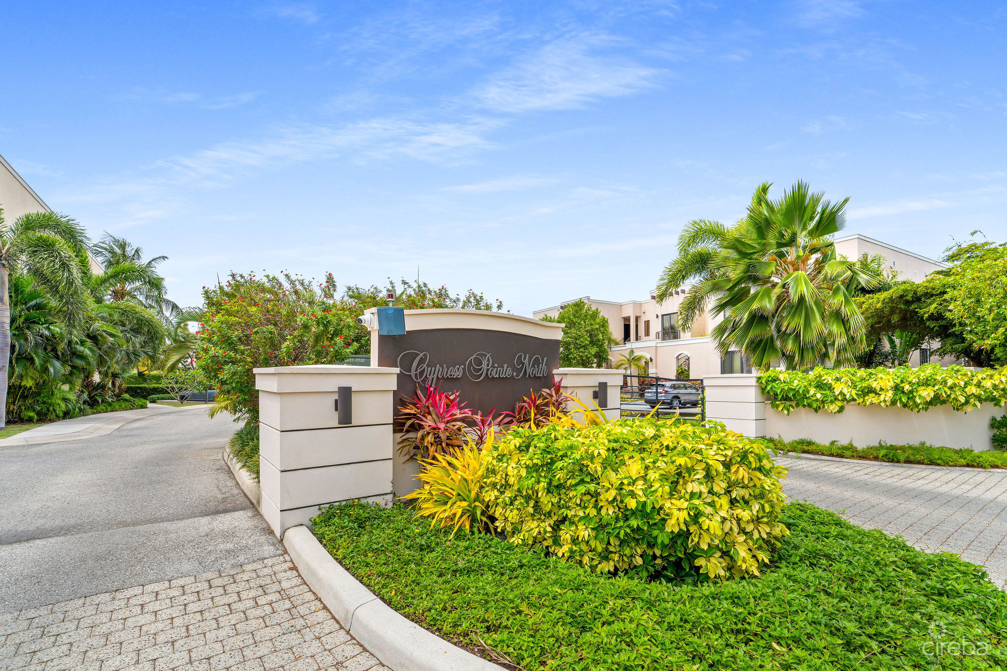 CYPRESS POINTE NORTH 101 – CANAL FRONT CRYSTAL HARBOUR