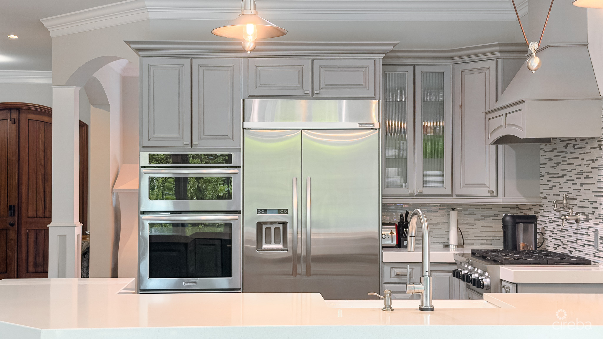 CAMELOT DRIVE HOME, SEVEN MILE BEACH