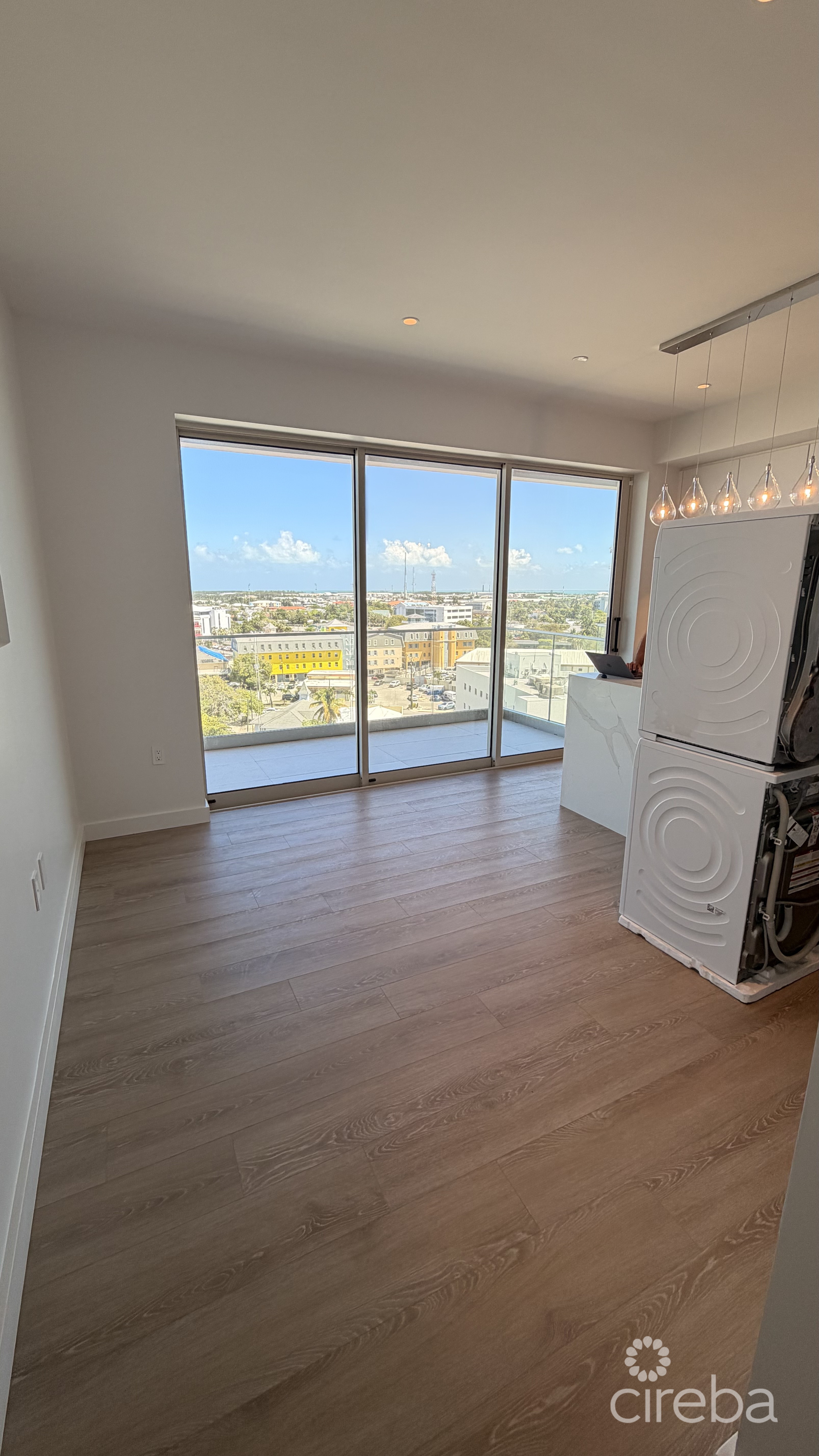 ONE |GT MOVE IN NOW! AMAZING 8TH FLOOR NW VIEWS