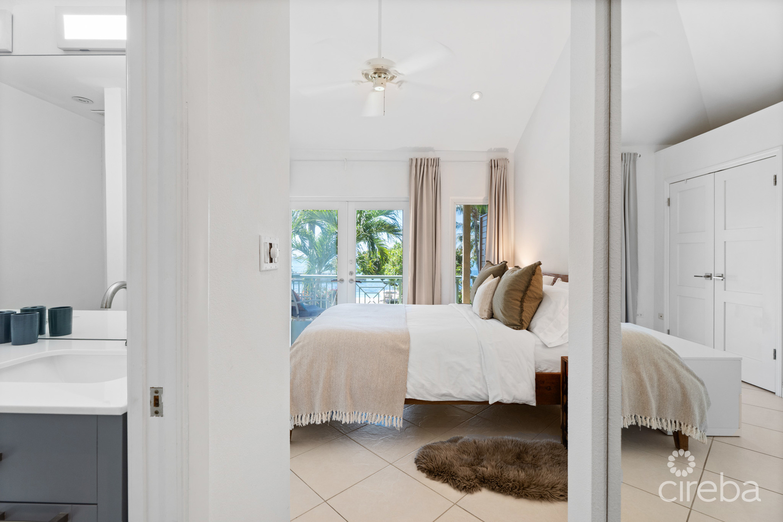 PIRATES LAIR 10 – SOUTH SOUND OCEANFRONT TOWNHOME