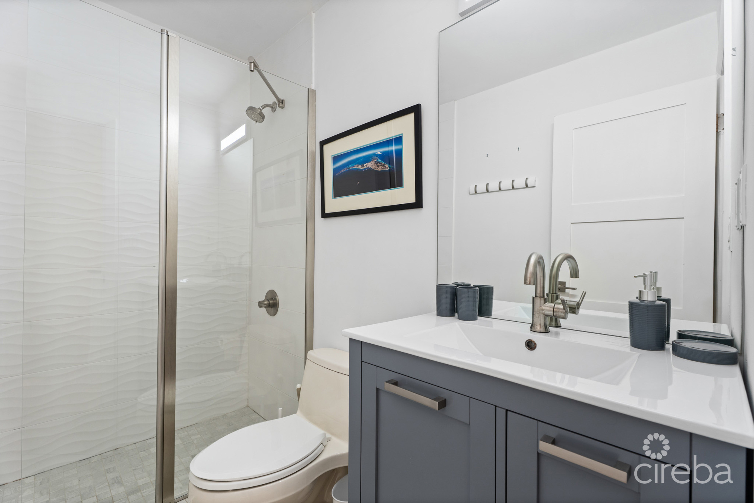 PIRATES LAIR 10 – SOUTH SOUND OCEANFRONT TOWNHOME