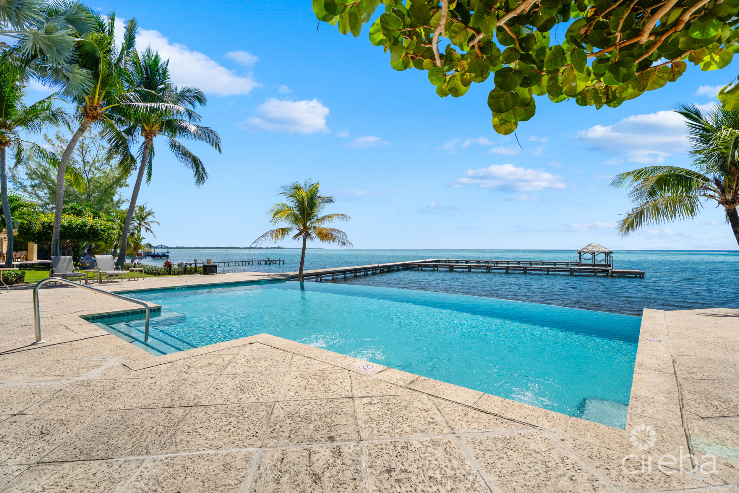 PIRATES LAIR 10 – SOUTH SOUND OCEANFRONT TOWNHOME