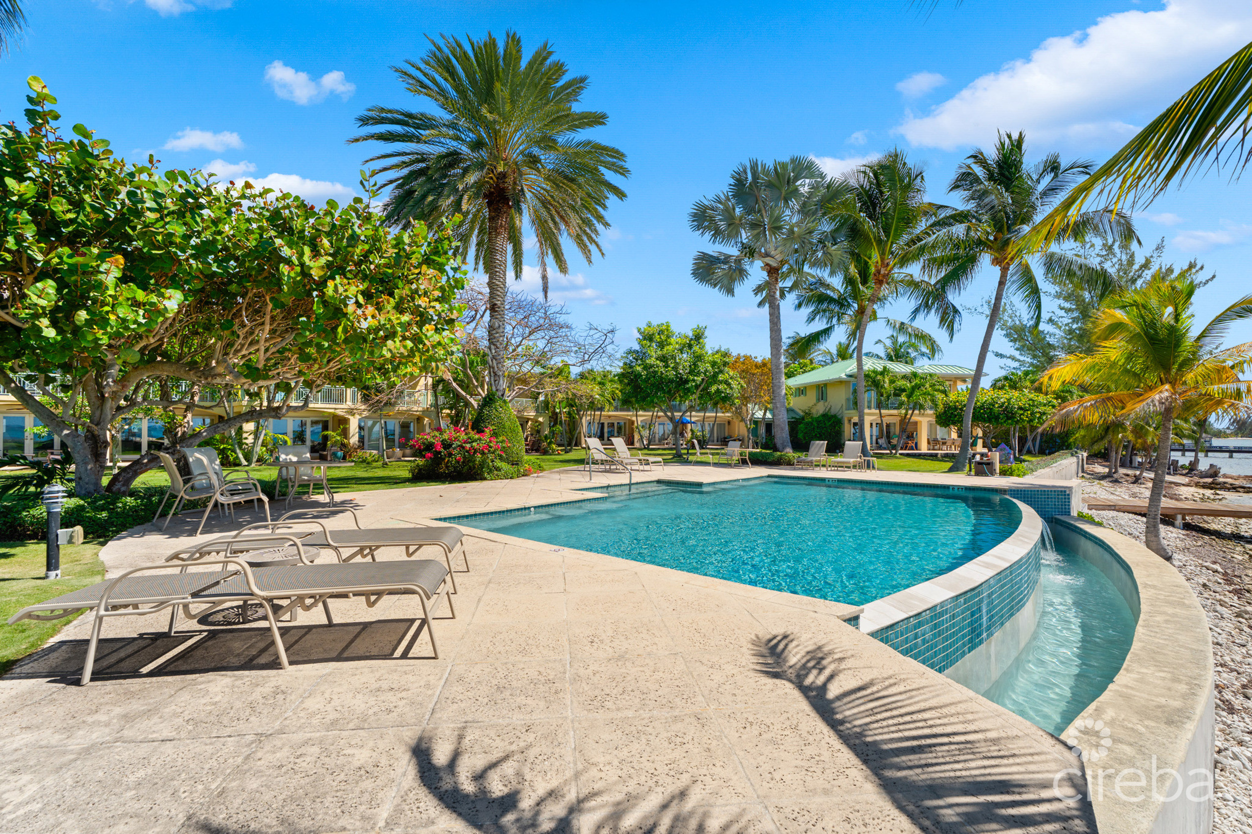 PIRATES LAIR 10 – SOUTH SOUND OCEANFRONT TOWNHOME