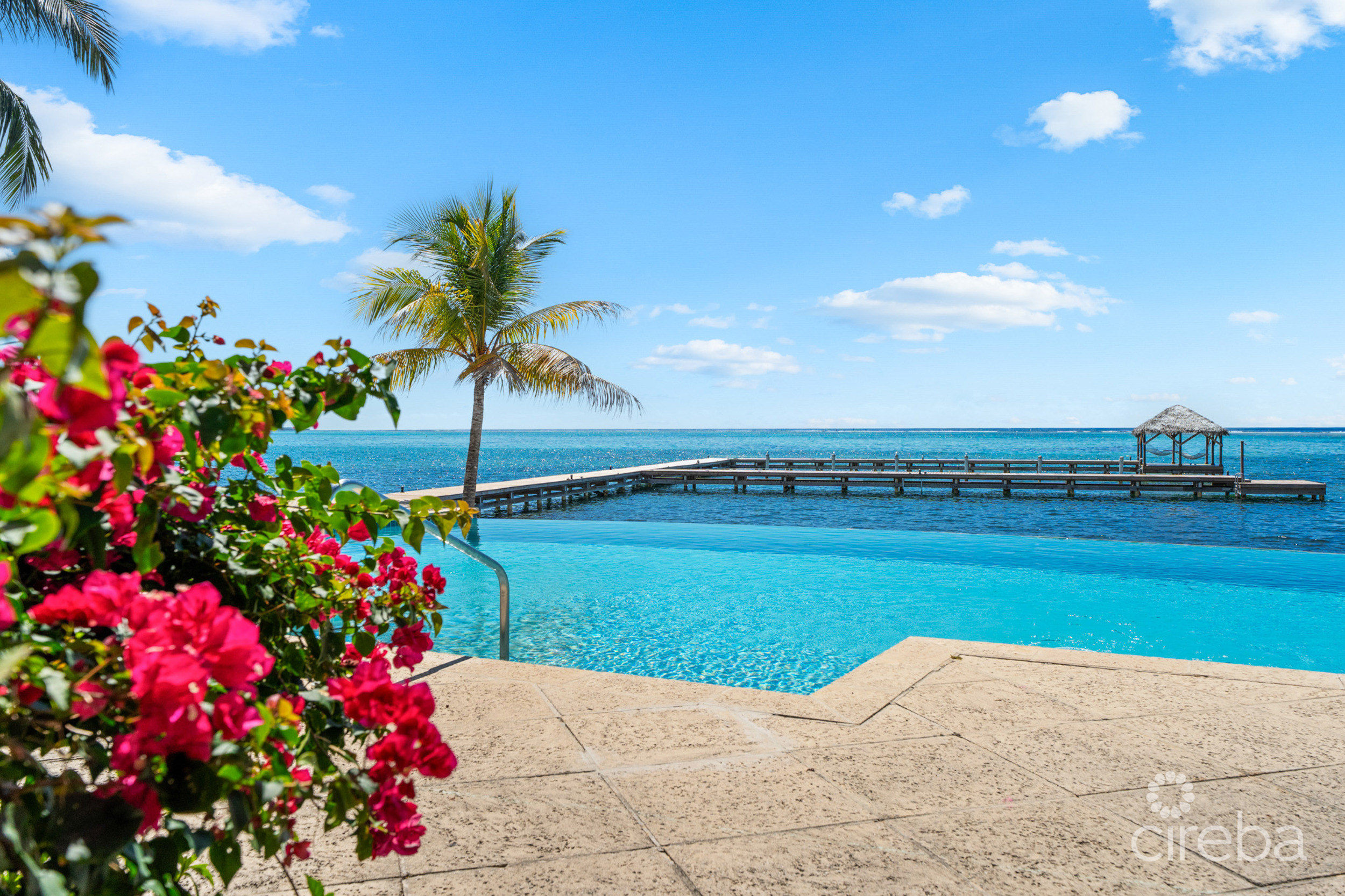 PIRATES LAIR 10 – SOUTH SOUND OCEANFRONT TOWNHOME