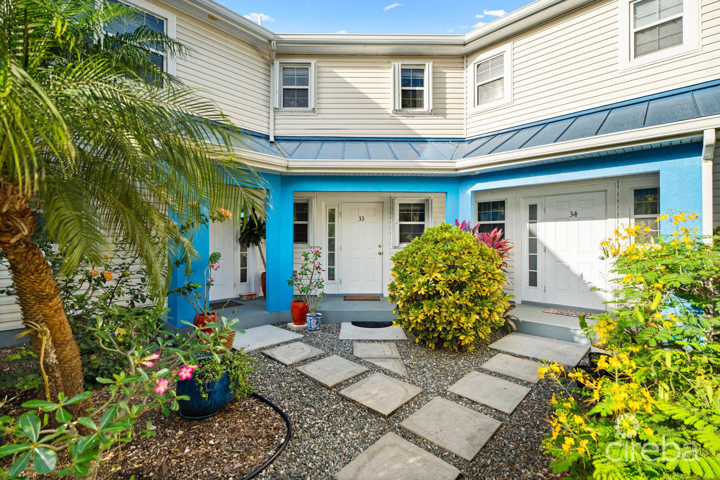 CAYMAN CROSSING 33, BEAUTIFULLY RENOVATED TOWNHOME