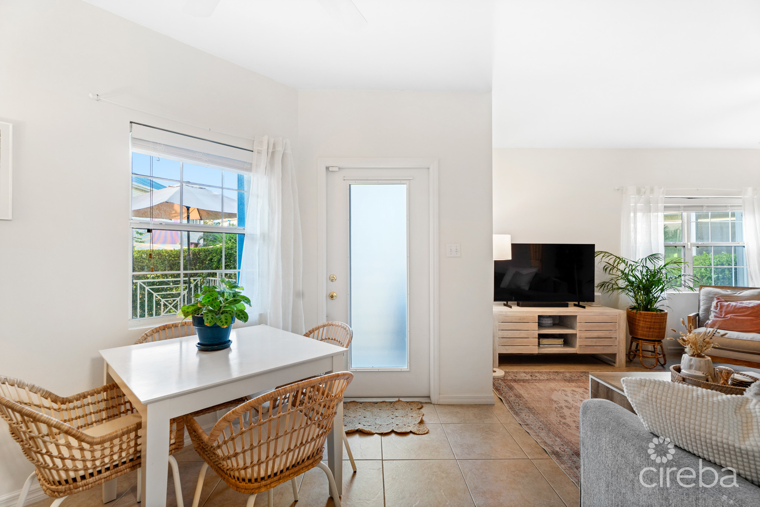 CAYMAN CROSSING 33, BEAUTIFULLY RENOVATED TOWNHOME