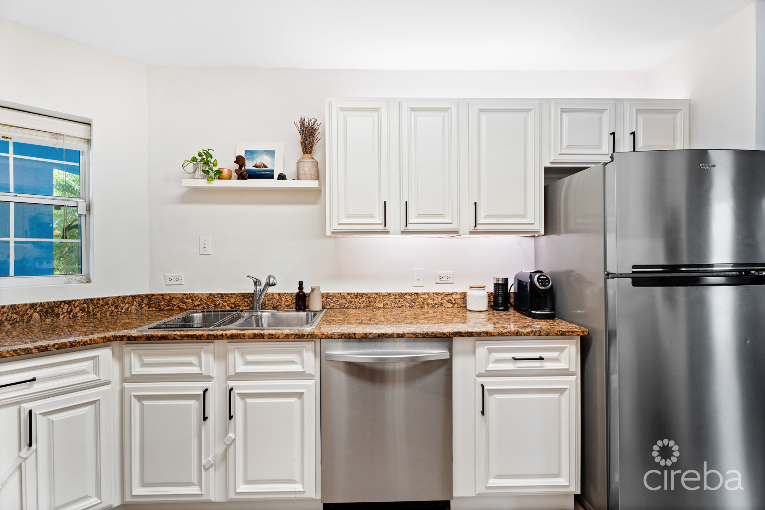 CAYMAN CROSSING 33, BEAUTIFULLY RENOVATED TOWNHOME