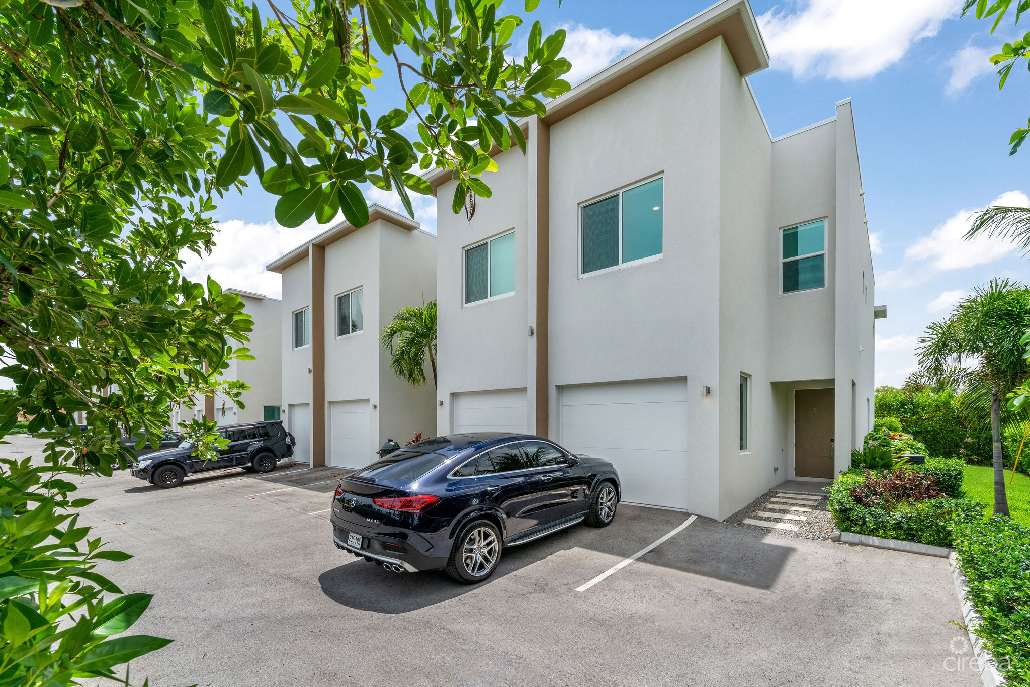 7 MILE CORRIDOR TOWNHOME – ELEVEN PARC #1