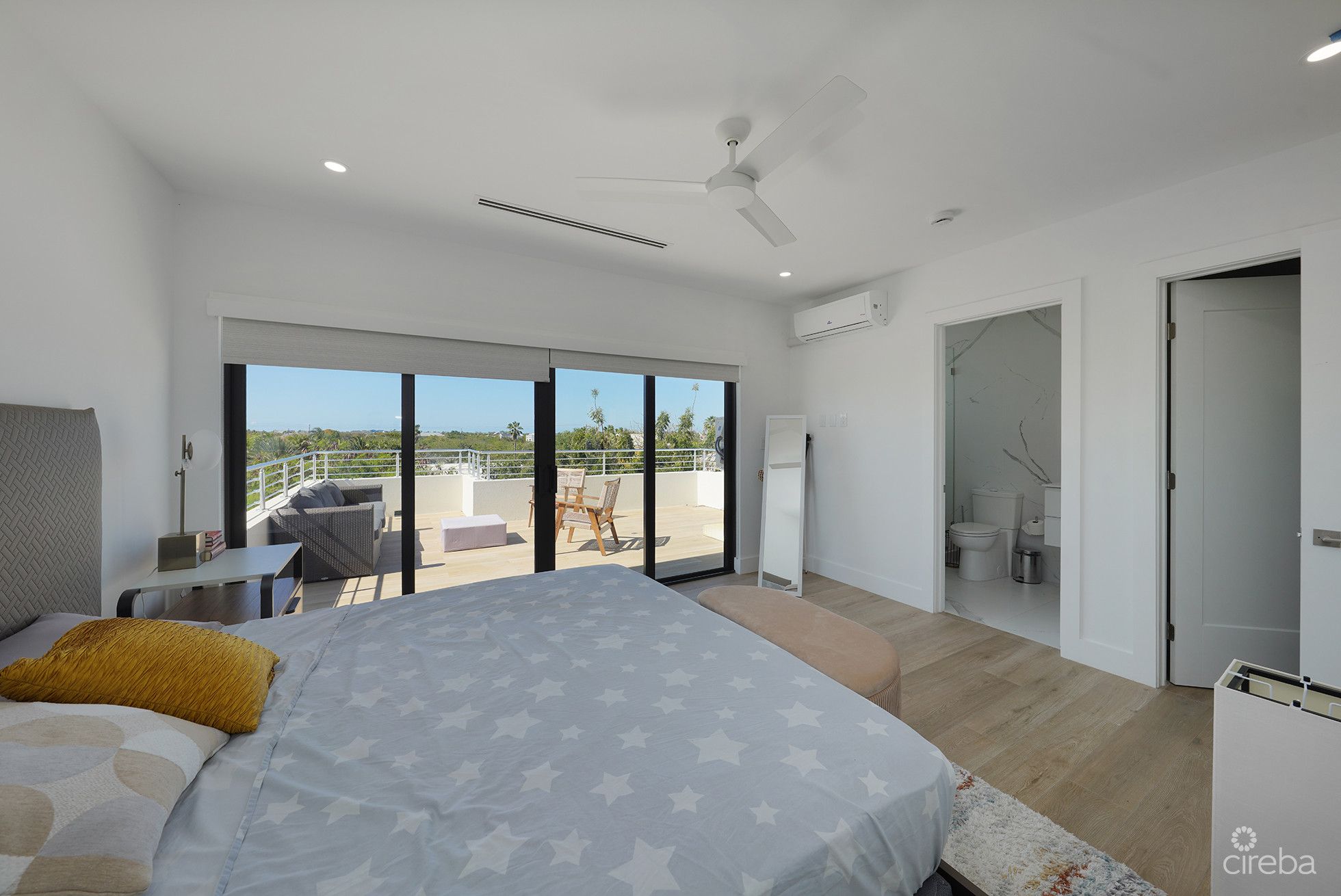 SALT AIR TOWNHOME END UNIT 4 BED