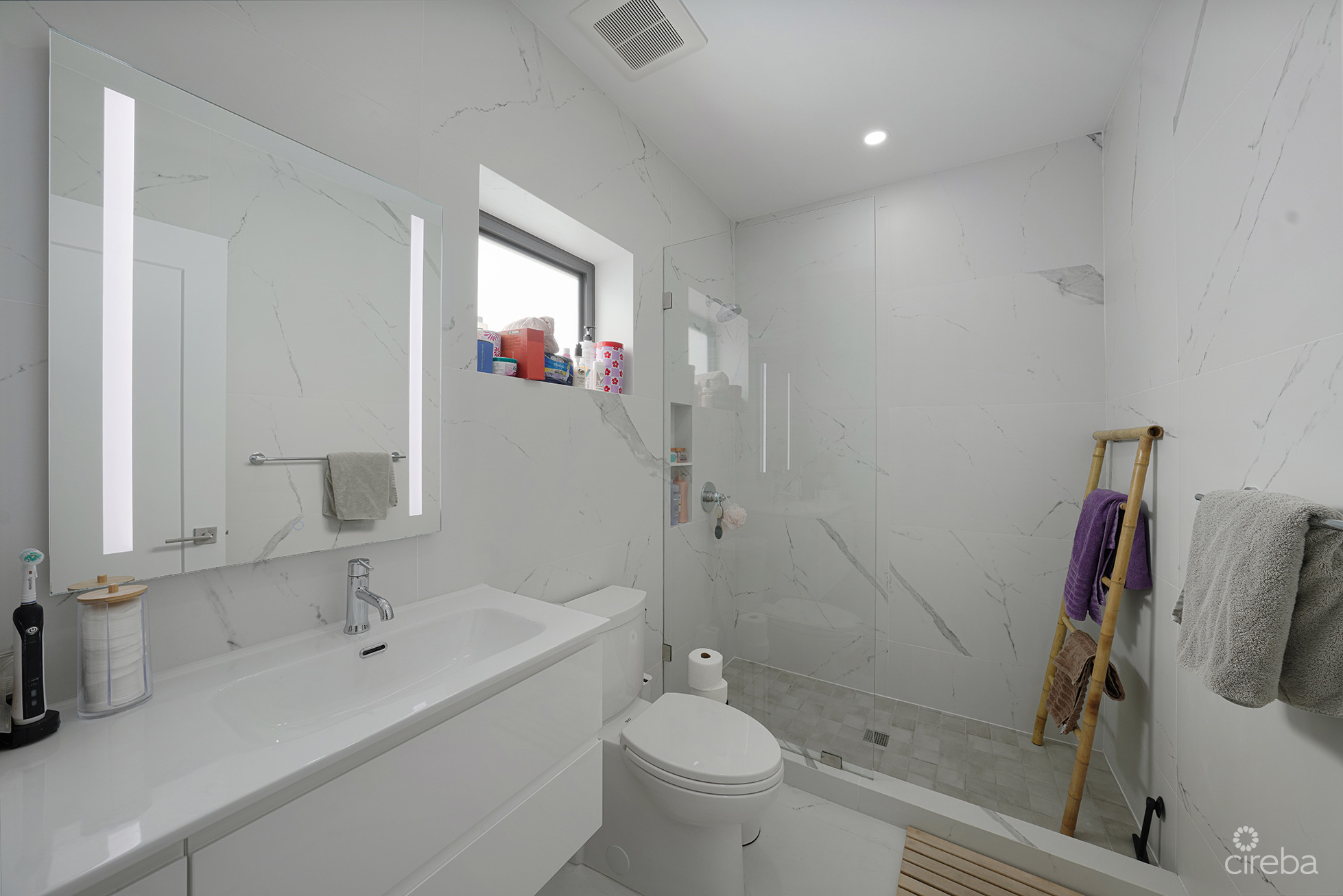 SALT AIR TOWNHOME END UNIT 4 BED