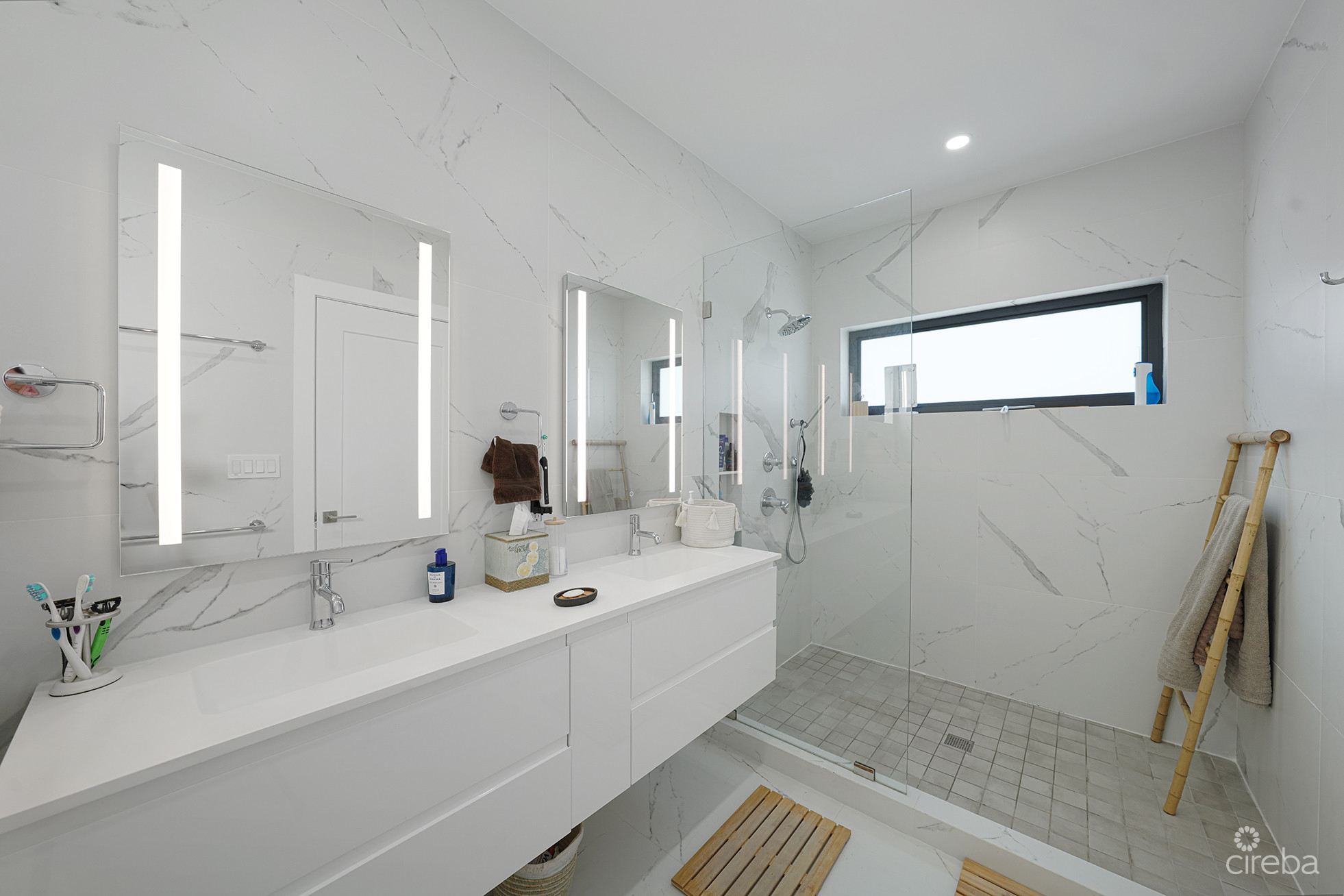 SALT AIR TOWNHOME END UNIT 4 BED