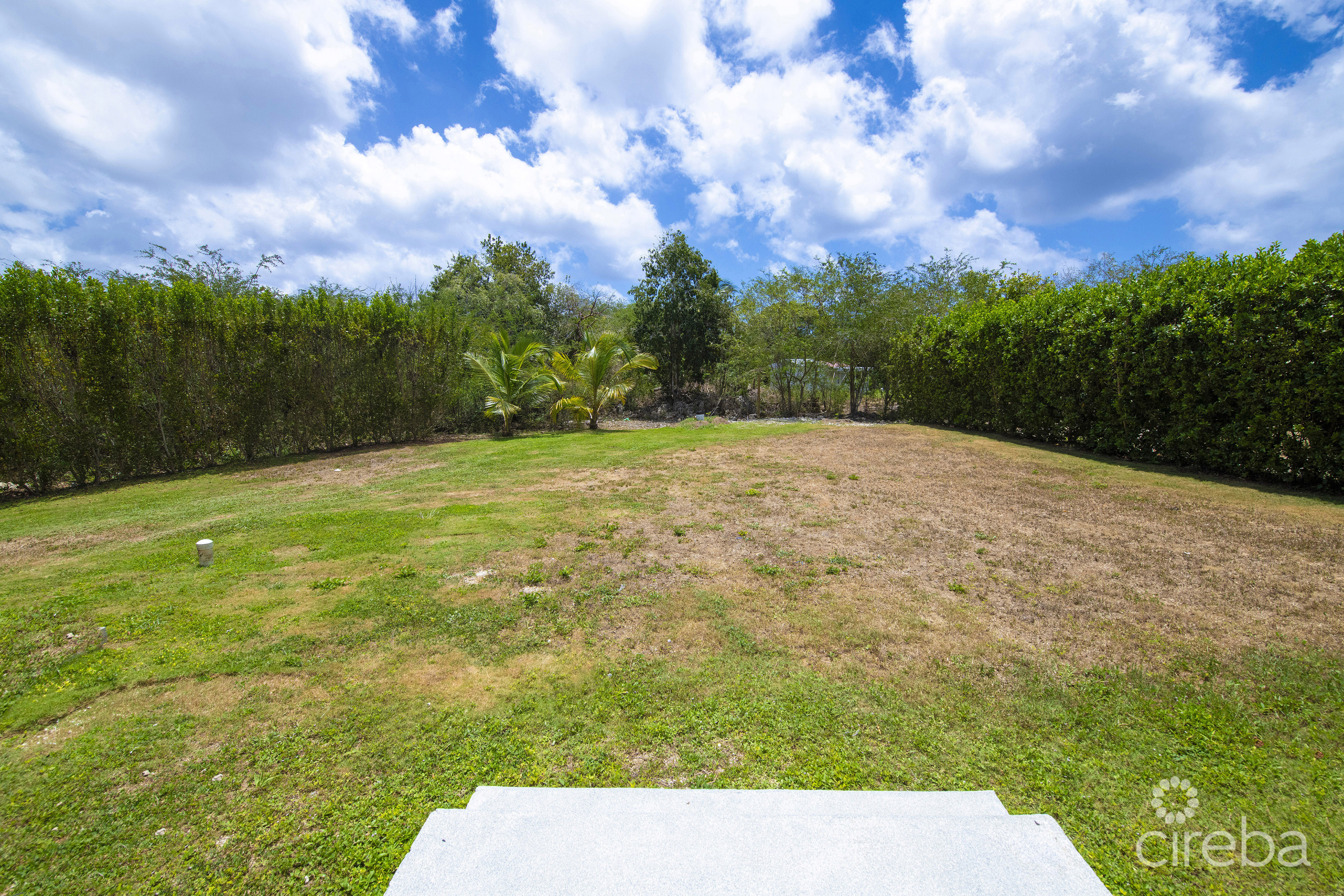 MODERN 3 BED, 3 BATH SINGLE FAMILY HOME. WITH BONUS OFFICE/DEN.