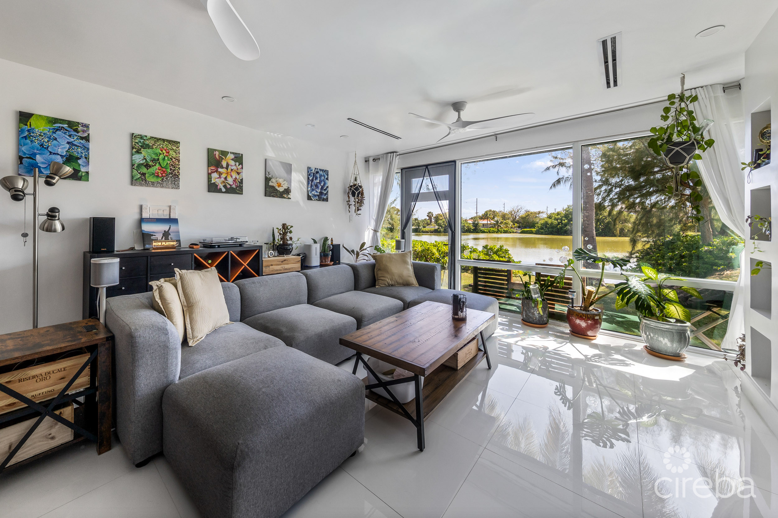 #6 LAKESHORE VILLAS / 2 BED PLUS DEN / 3 BATH