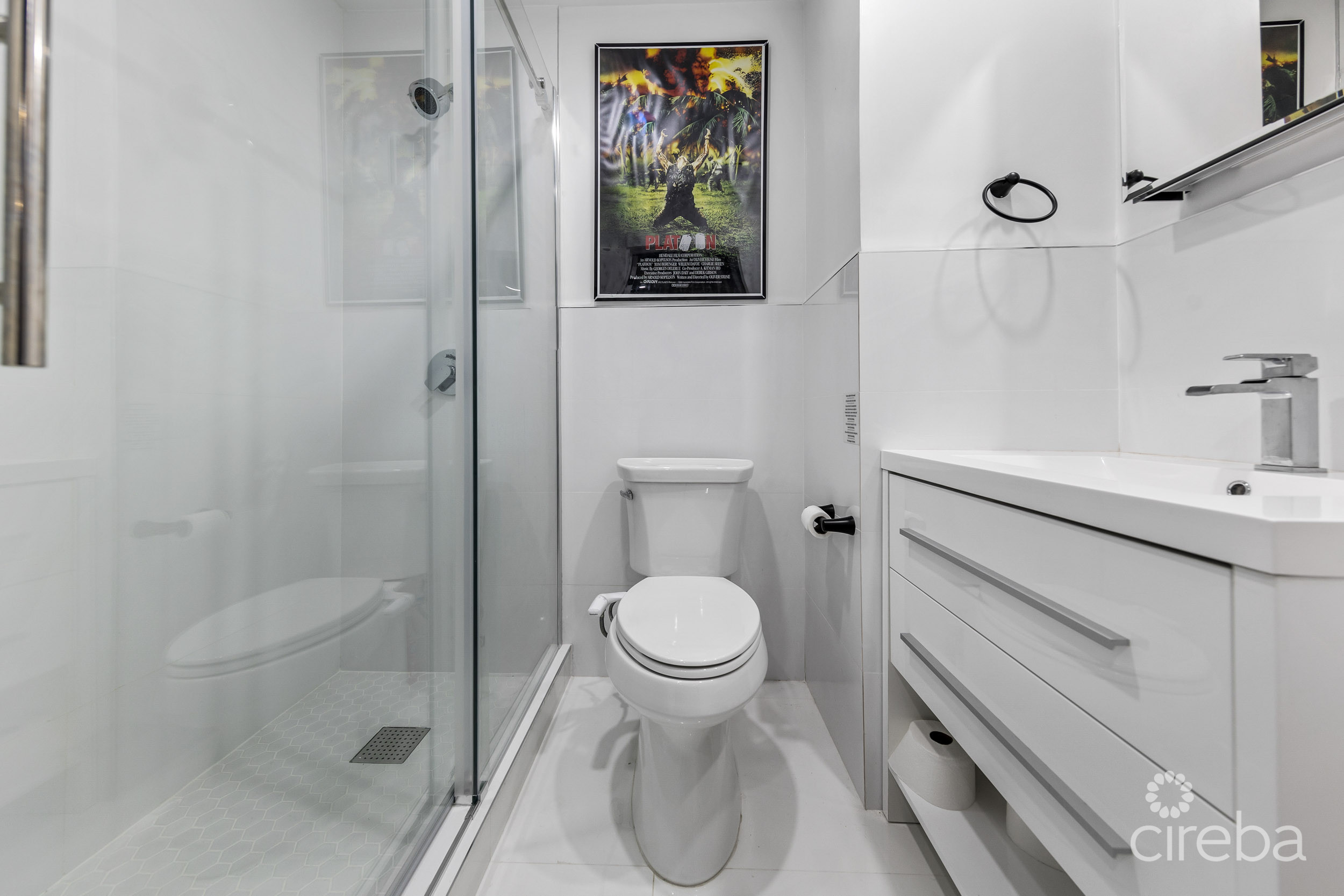 #6 LAKESHORE VILLAS / 2 BED PLUS DEN / 3 BATH