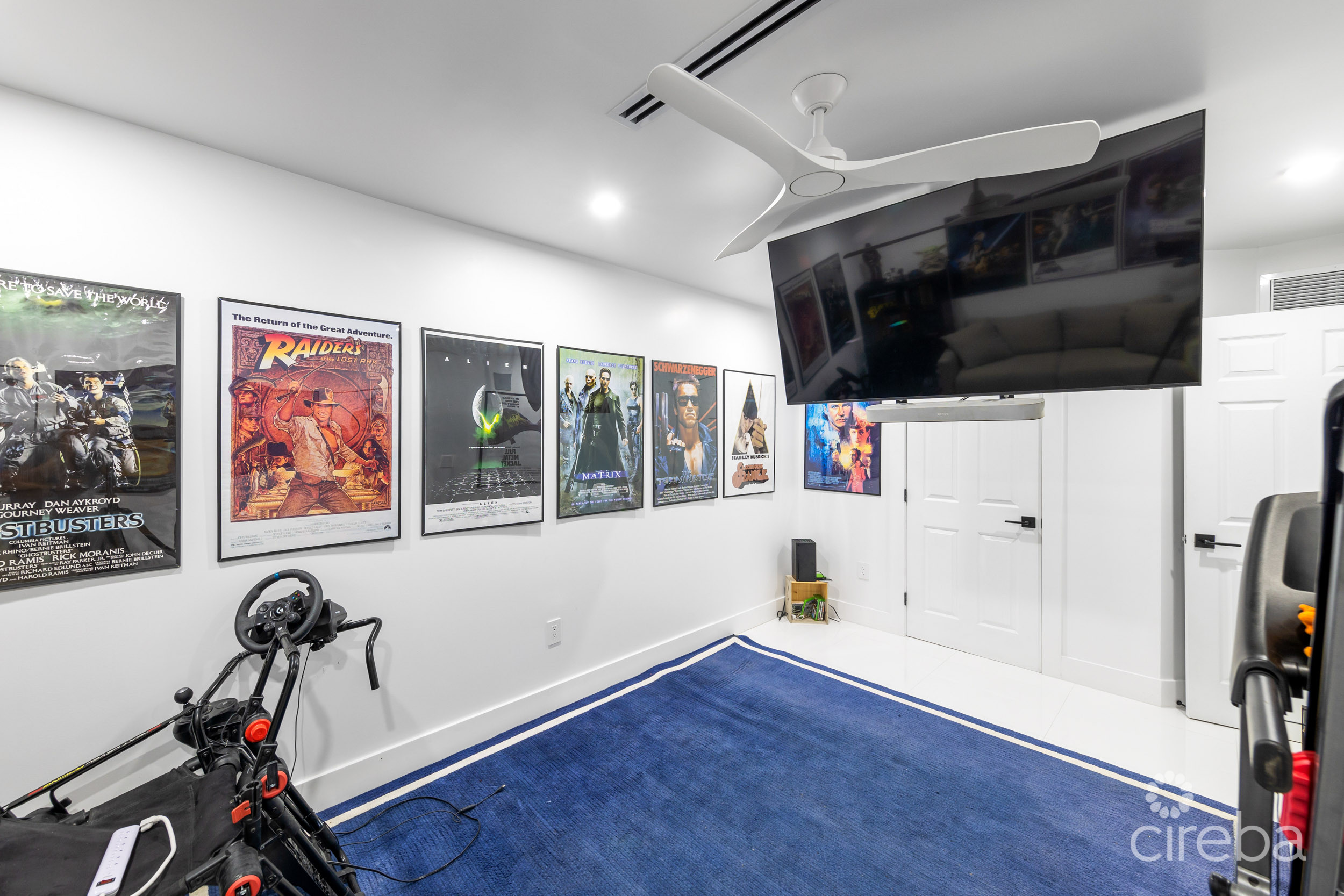 #6 LAKESHORE VILLAS / 2 BED PLUS DEN / 3 BATH