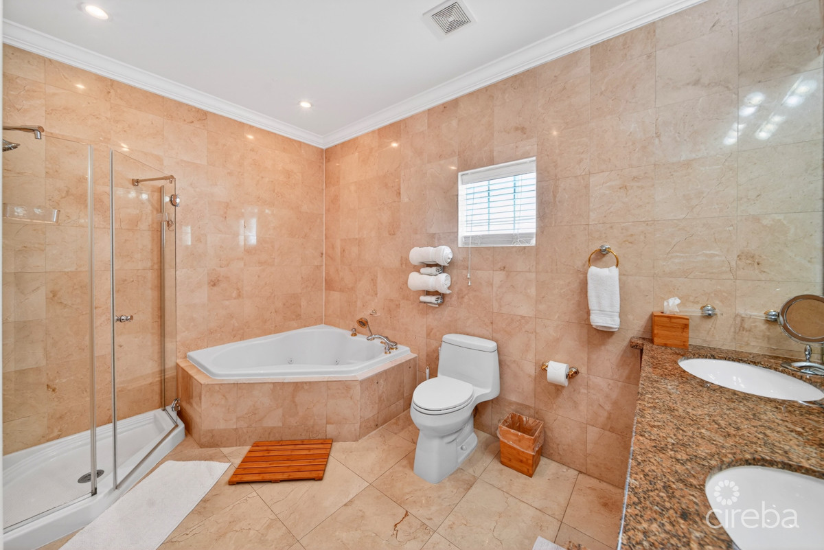 PALACADES VILLA 1 ON PROSPECT POINT