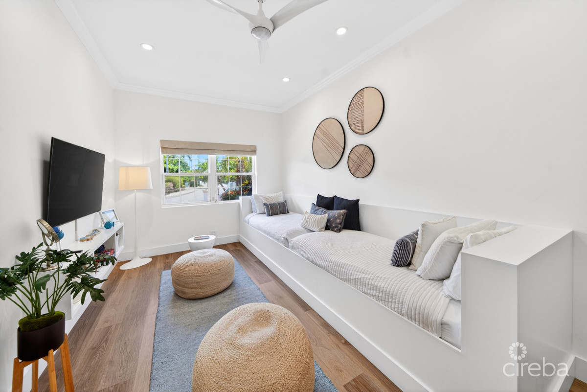 PALACADES VILLA 1 ON PROSPECT POINT