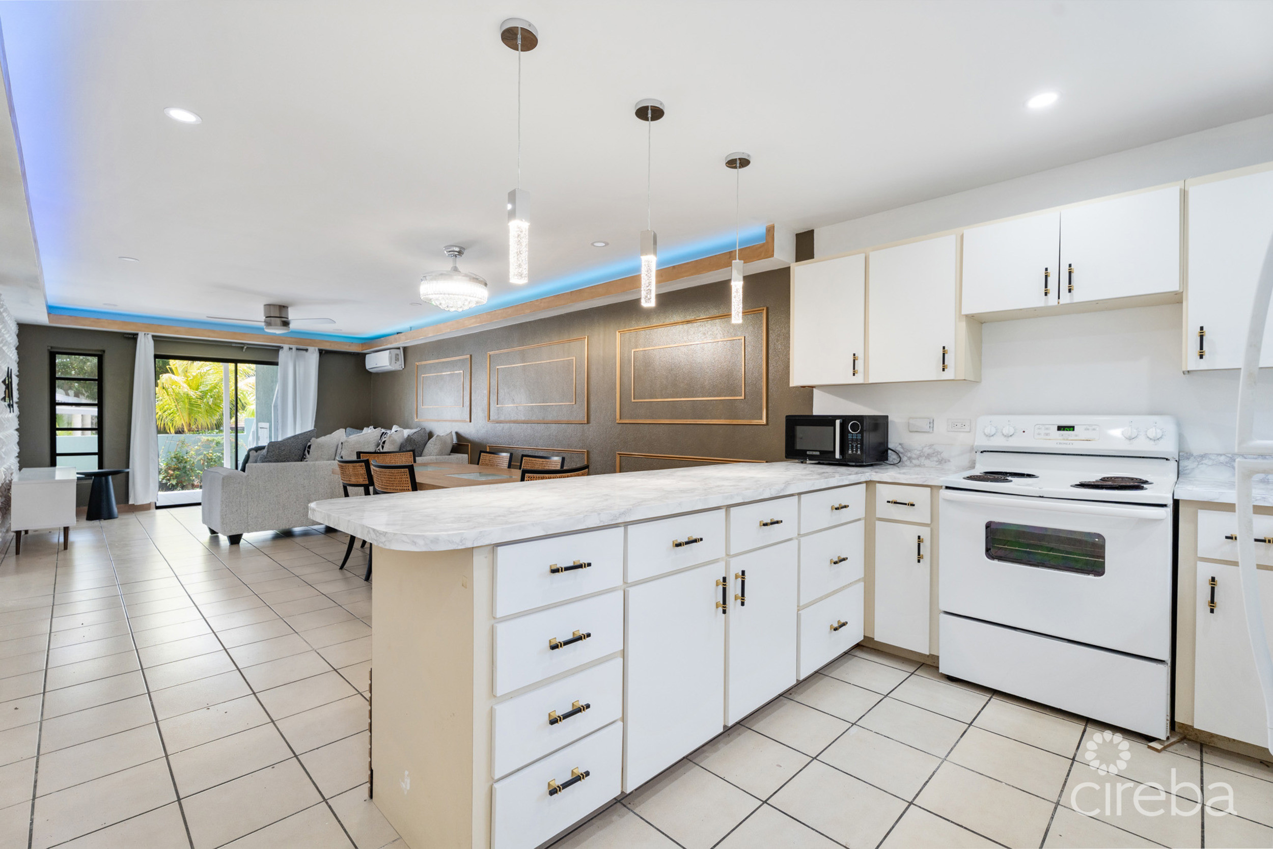 2-BEDROOM BRAMBLEWOOD APARTMENT – WEST BAY