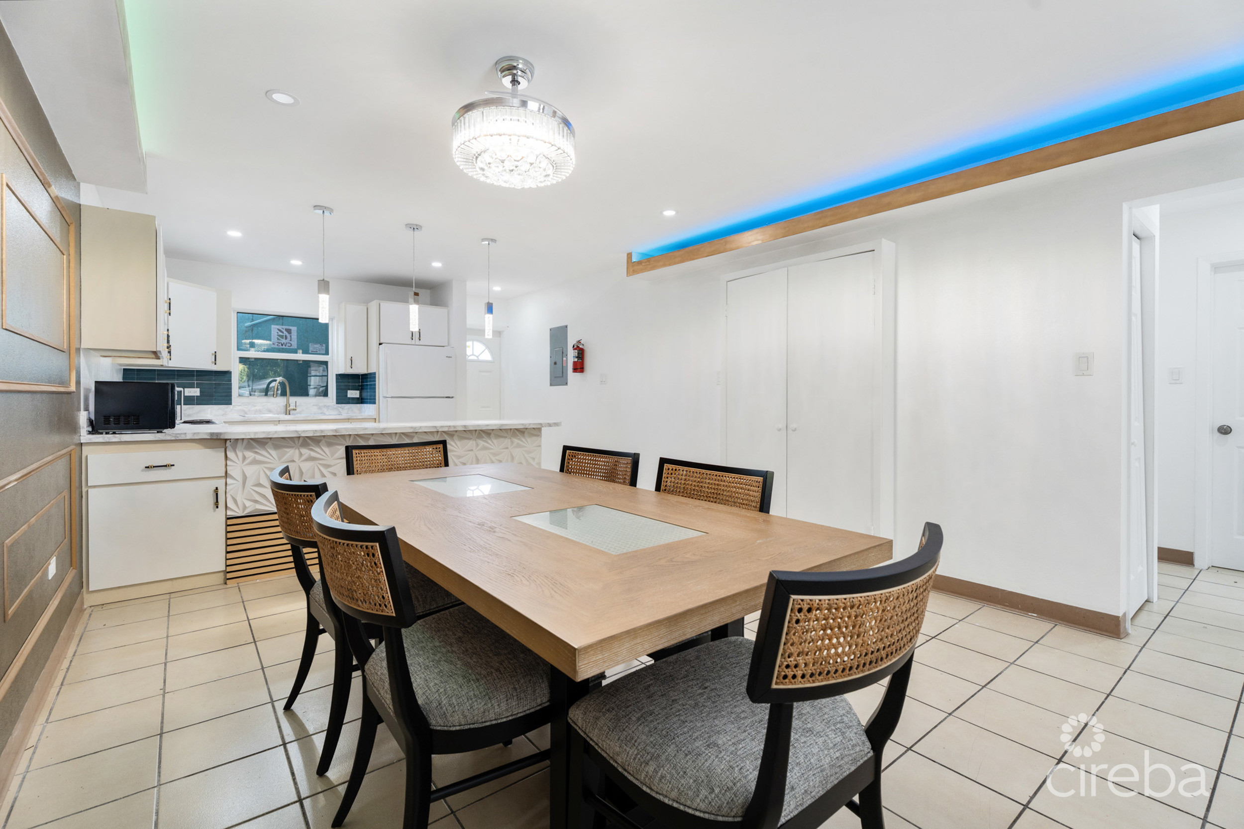 2-BEDROOM BRAMBLEWOOD APARTMENT – WEST BAY