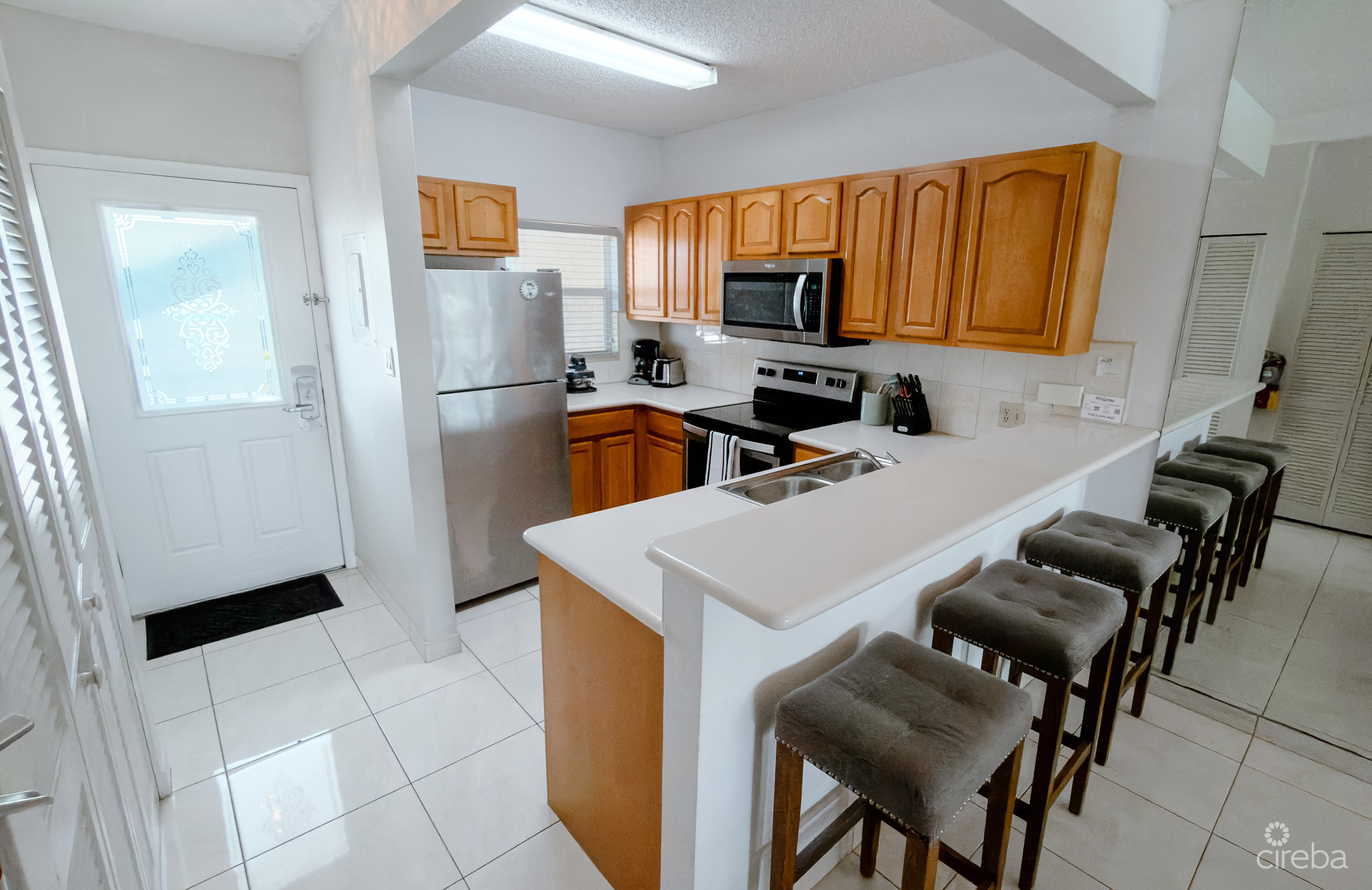 PLANTATION VILLAGE – 7 MILE BEACH CONDO