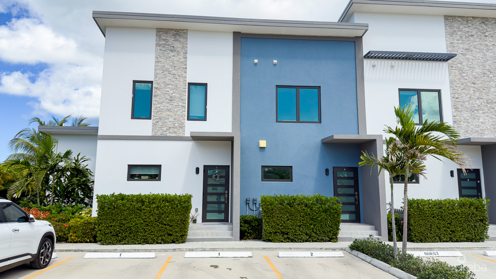 THE LAGOONS 3 BED WATERFRONT TOWNHOUSE