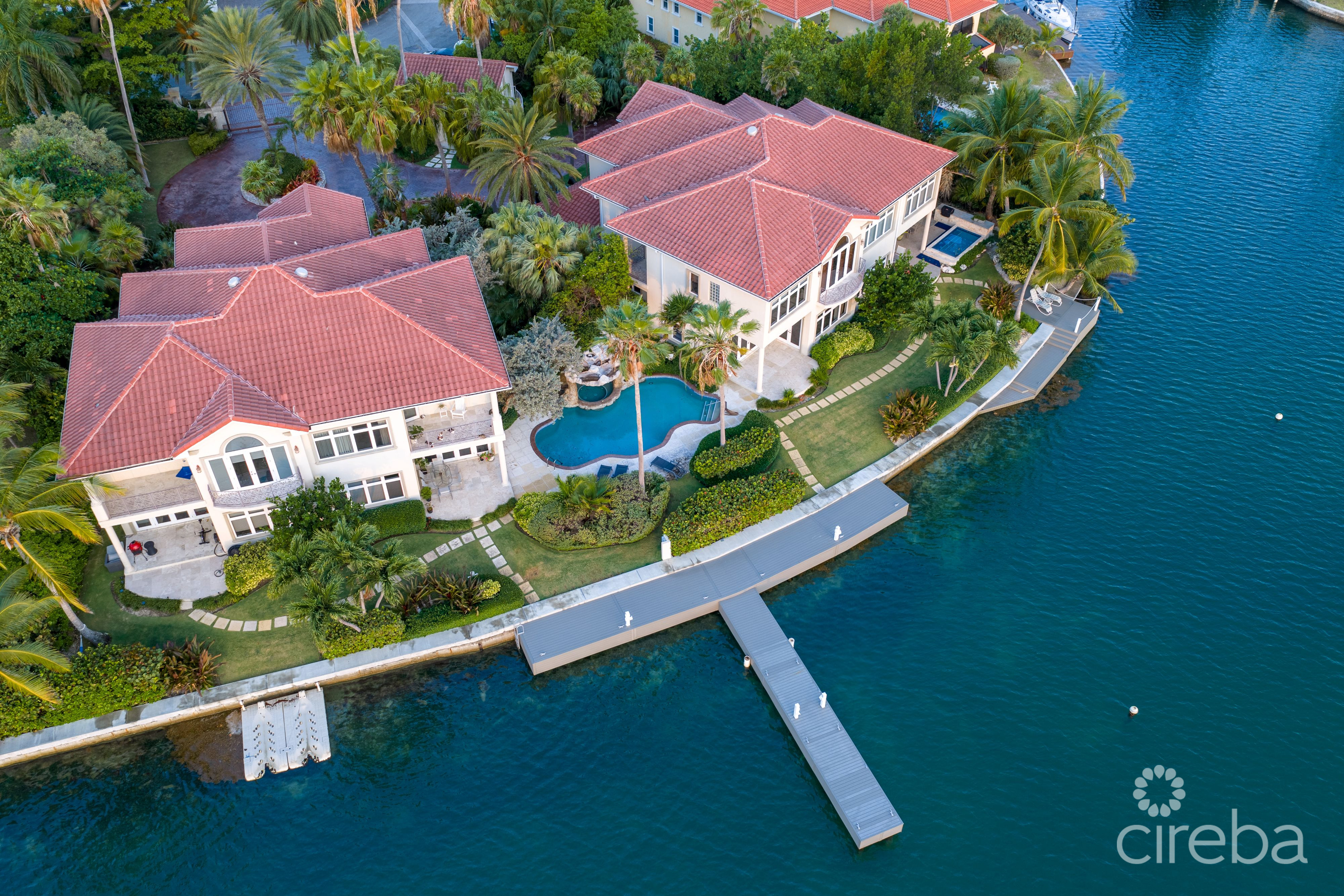 VISCAYA 1B – WATERFRONT HOME GOVERNORS HARBOUR