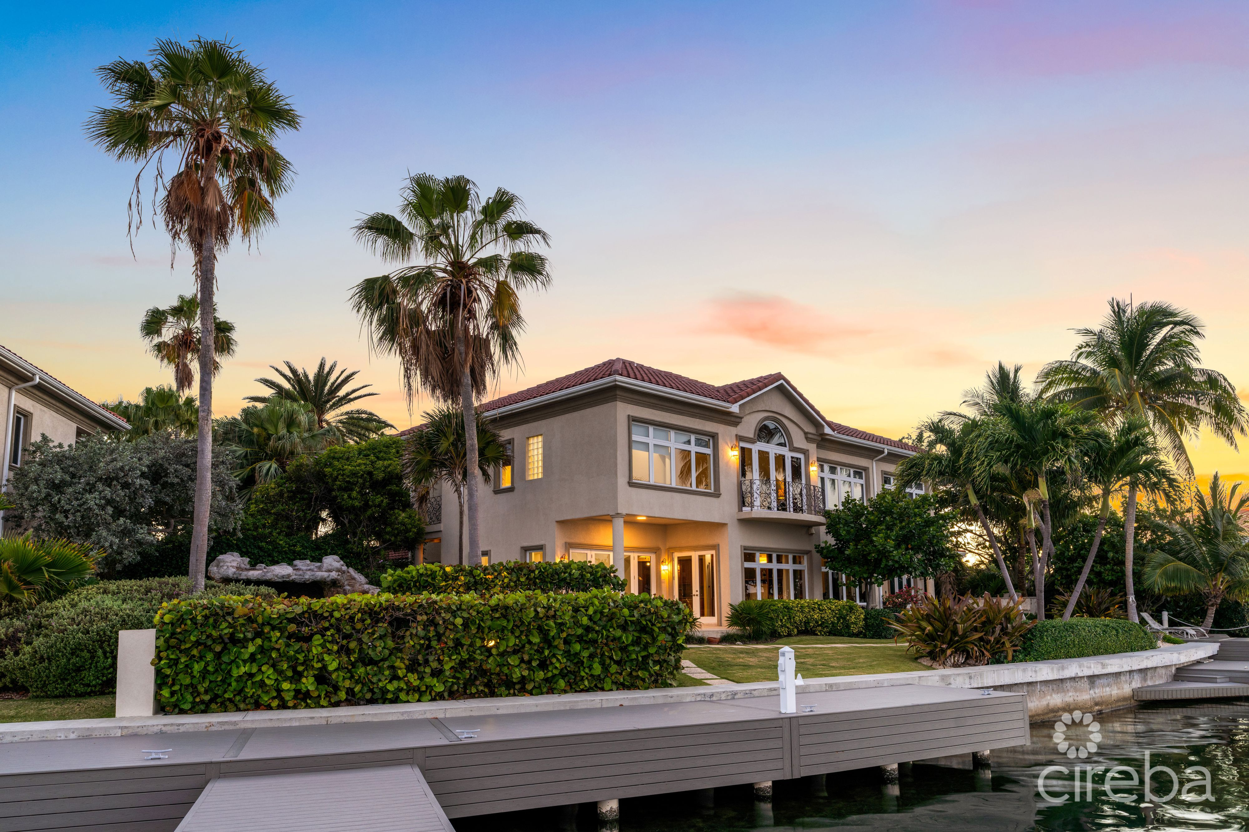 VISCAYA 1B – WATERFRONT HOME GOVERNORS HARBOUR