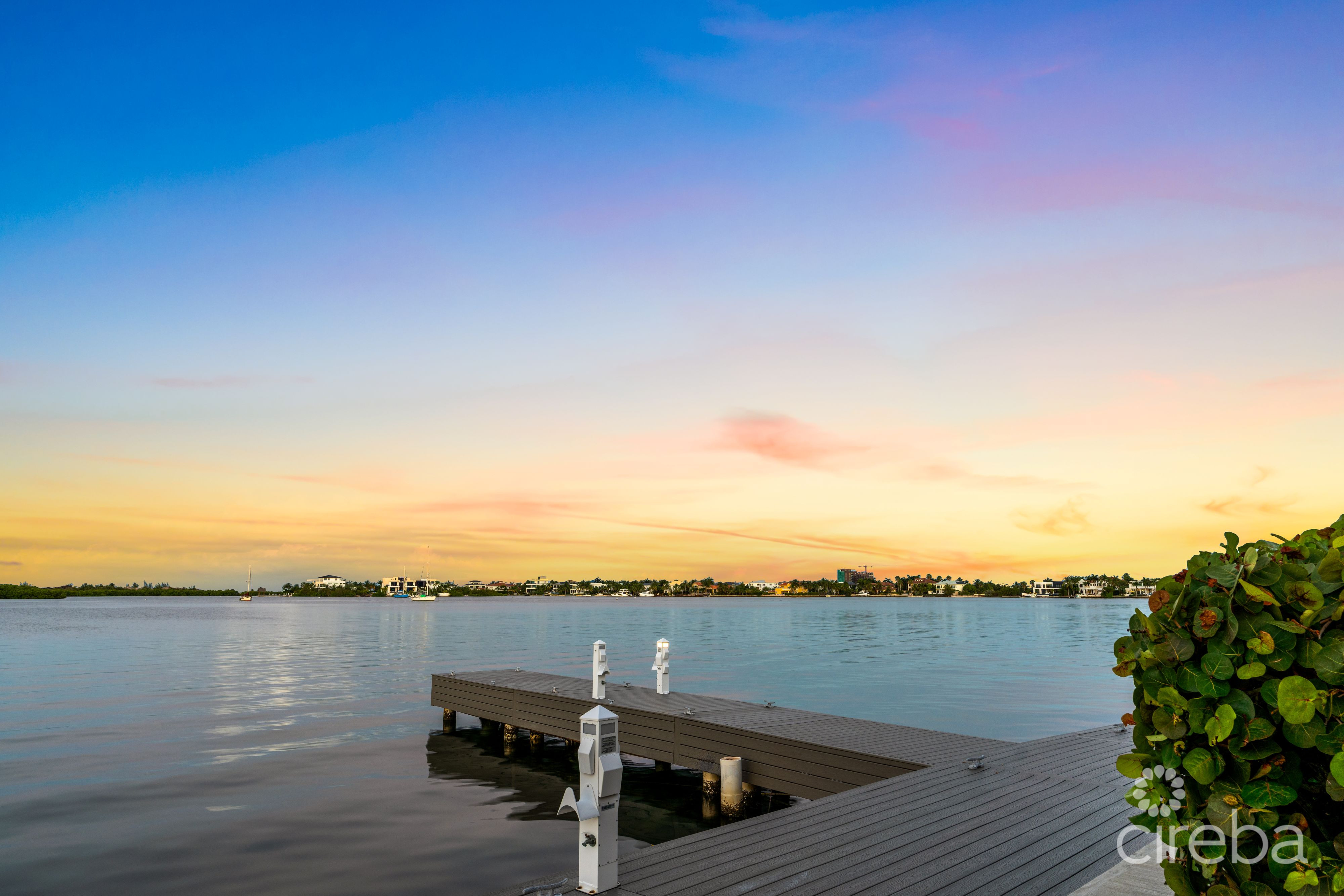 VISCAYA 1B – WATERFRONT HOME GOVERNORS HARBOUR