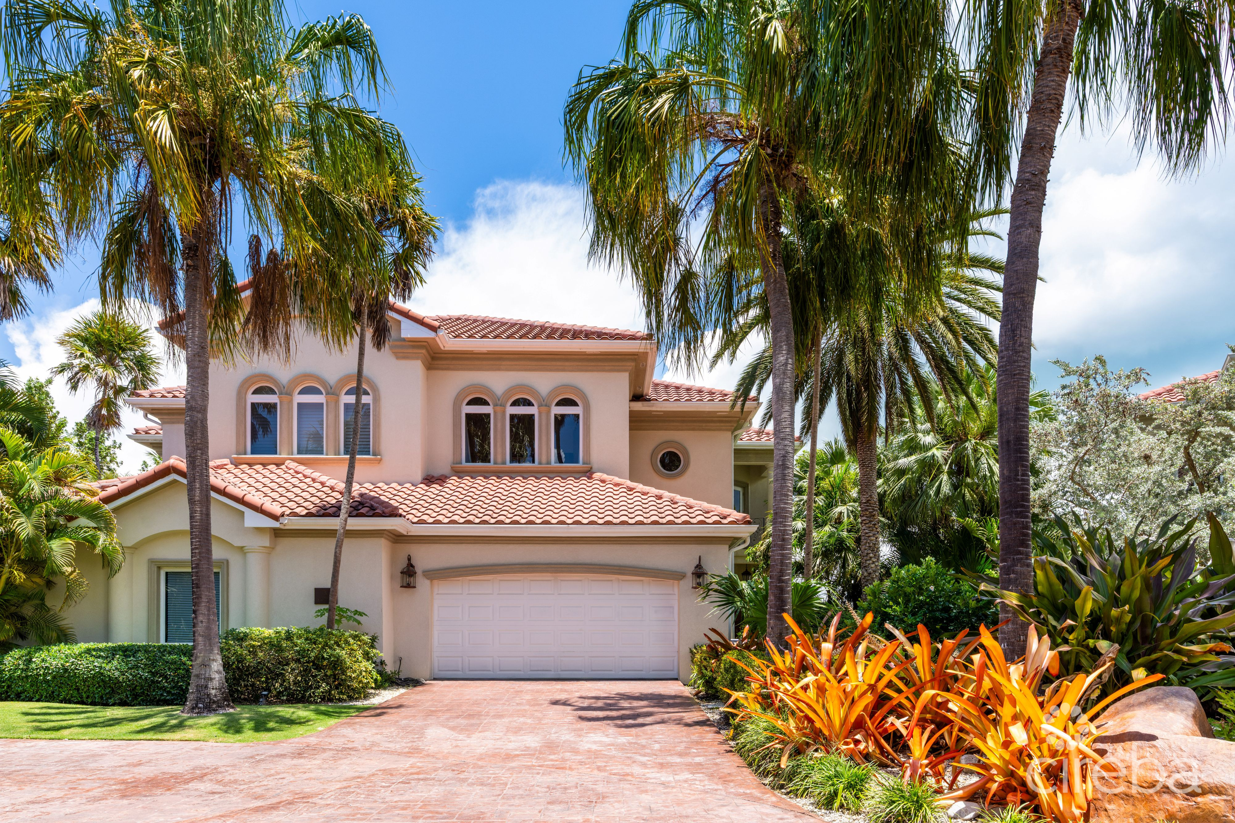 VISCAYA 1B – WATERFRONT HOME GOVERNORS HARBOUR