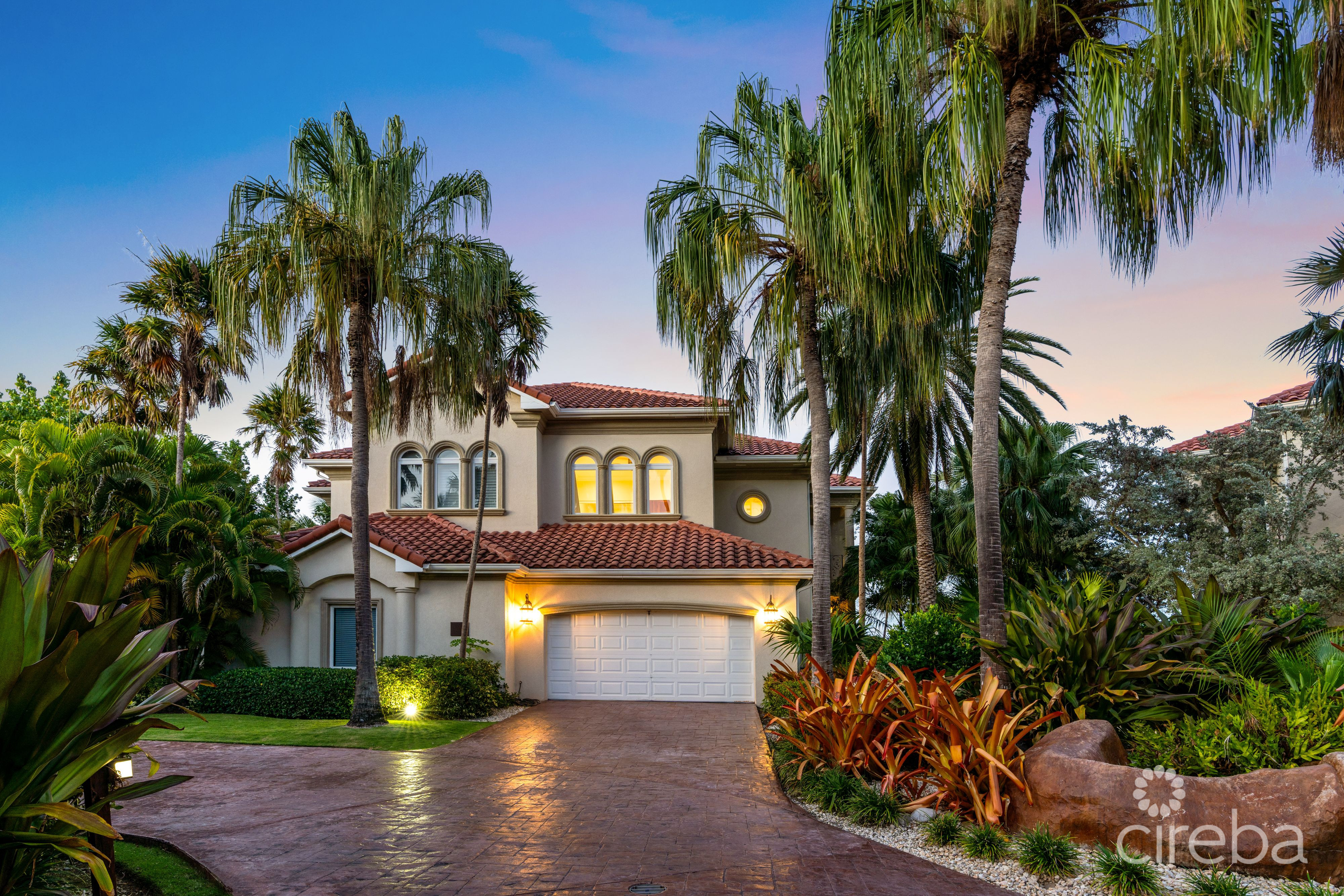 VISCAYA 1B – WATERFRONT HOME GOVERNORS HARBOUR