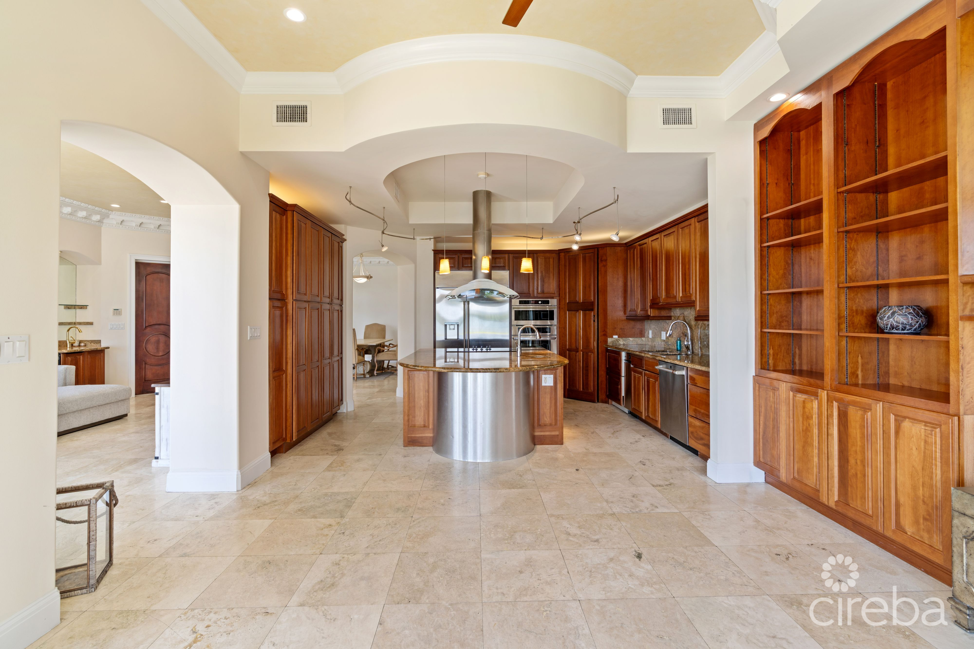 VISCAYA 1B – WATERFRONT HOME GOVERNORS HARBOUR